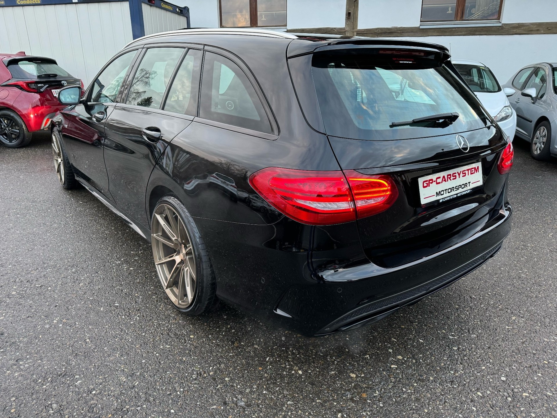 MERCEDES-BENZ C 43 AMG 4Matic 9G-Tronic-image-5