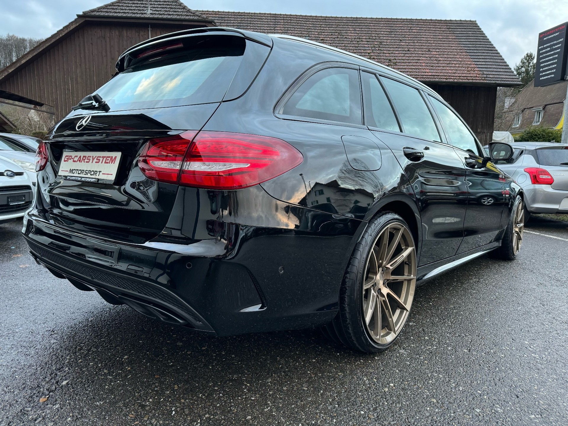 MERCEDES-BENZ C 43 AMG 4Matic 9G-Tronic-image-4