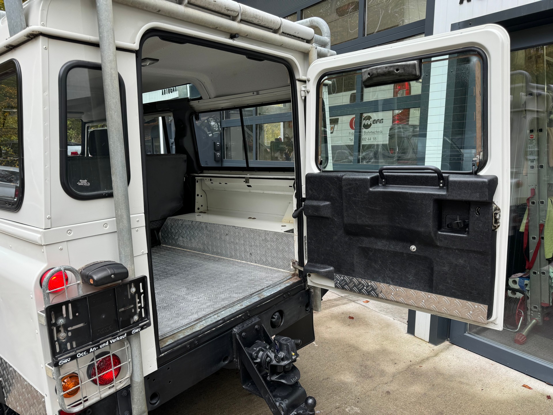 LAND ROVER Defender 110 SW 2.5 Td5-image-7