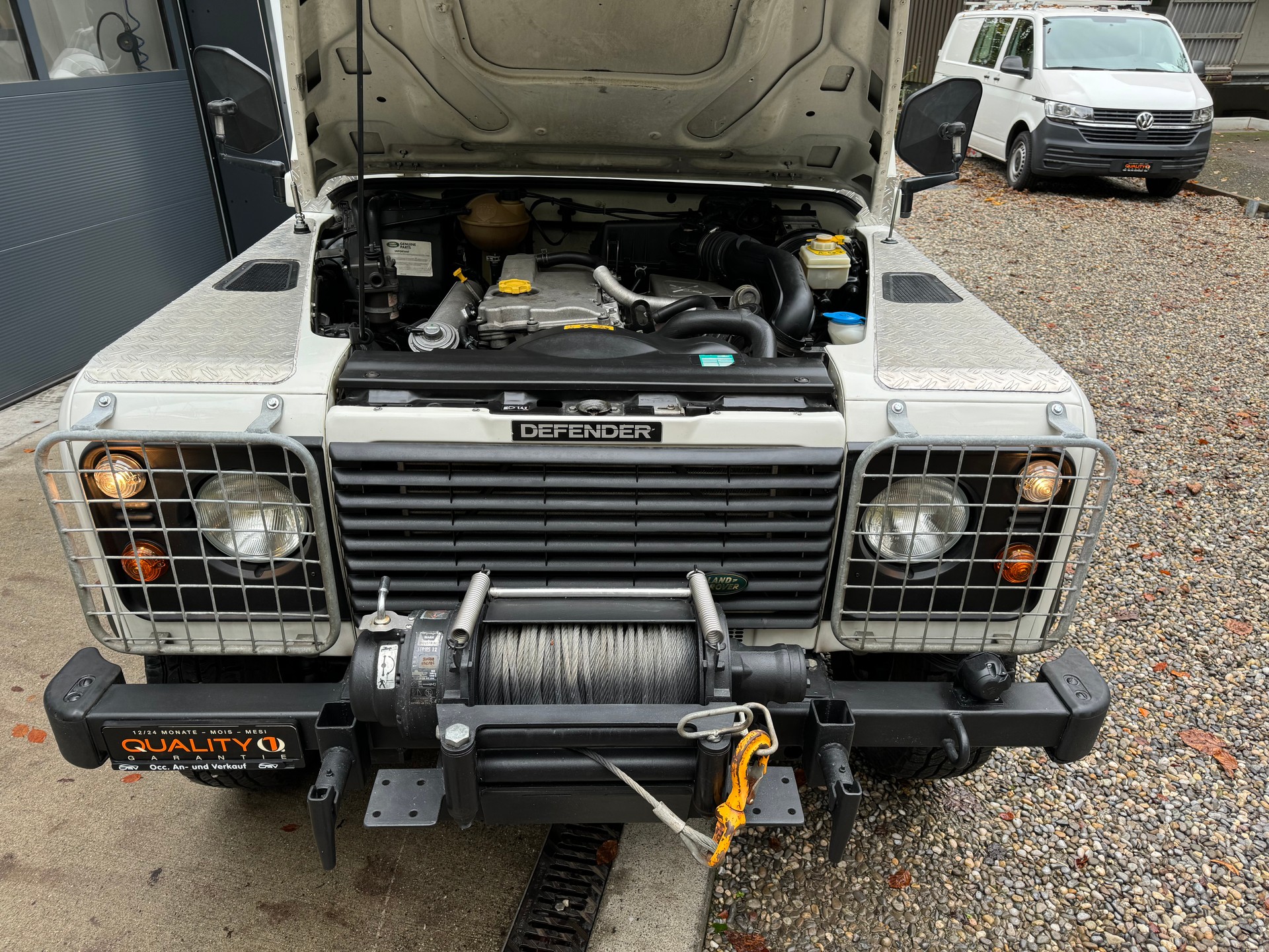 LAND ROVER Defender 110 SW 2.5 Td5-image-12