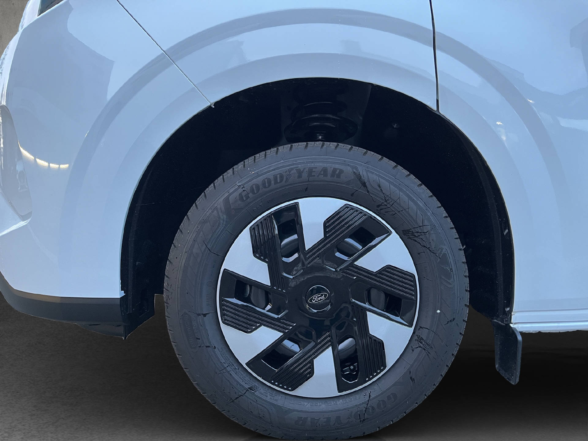 FORD E-Transit C Van 320 L1 Trend-image-21