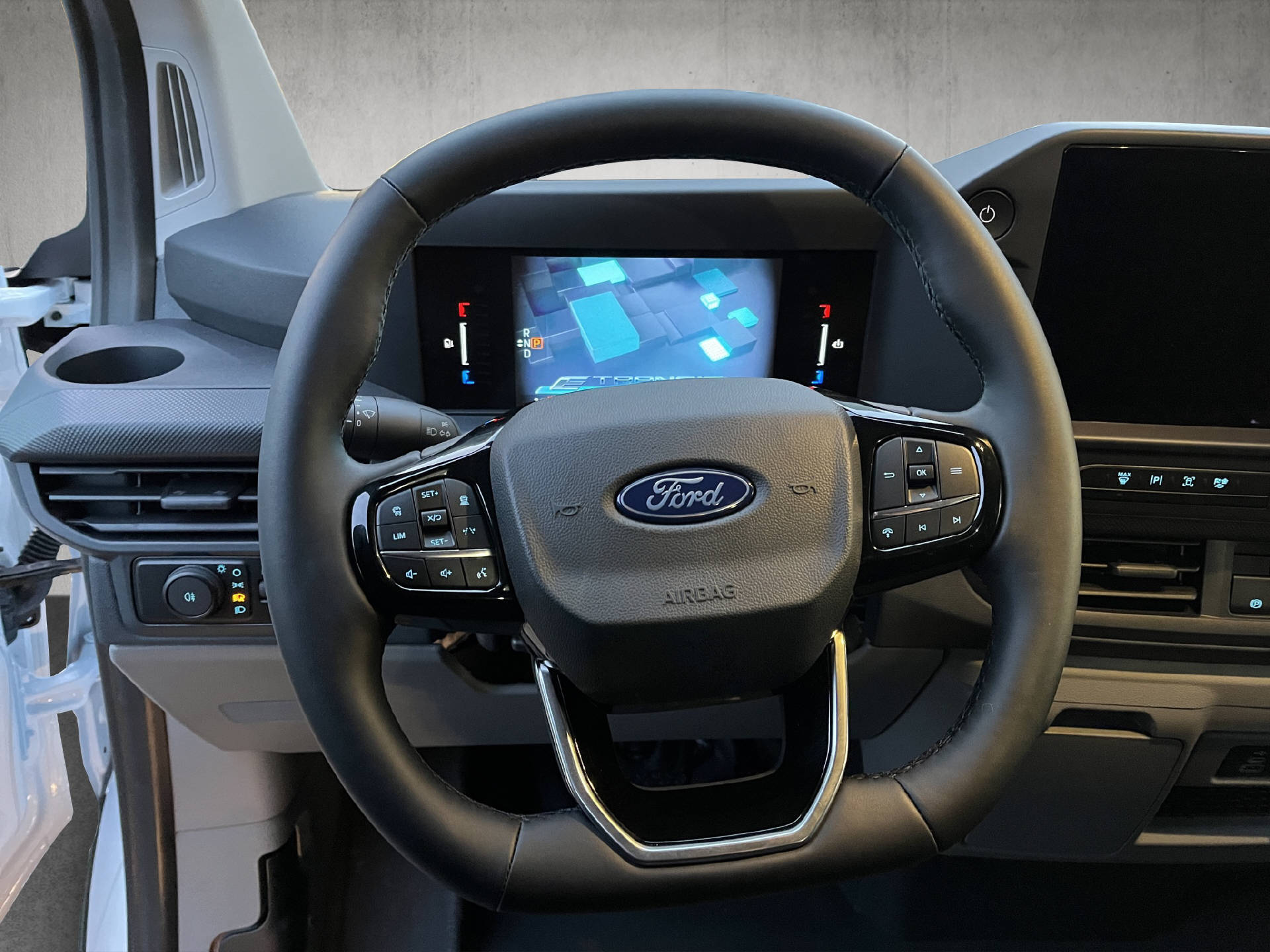 FORD E-Transit C Van 320 L1 Trend-image-9