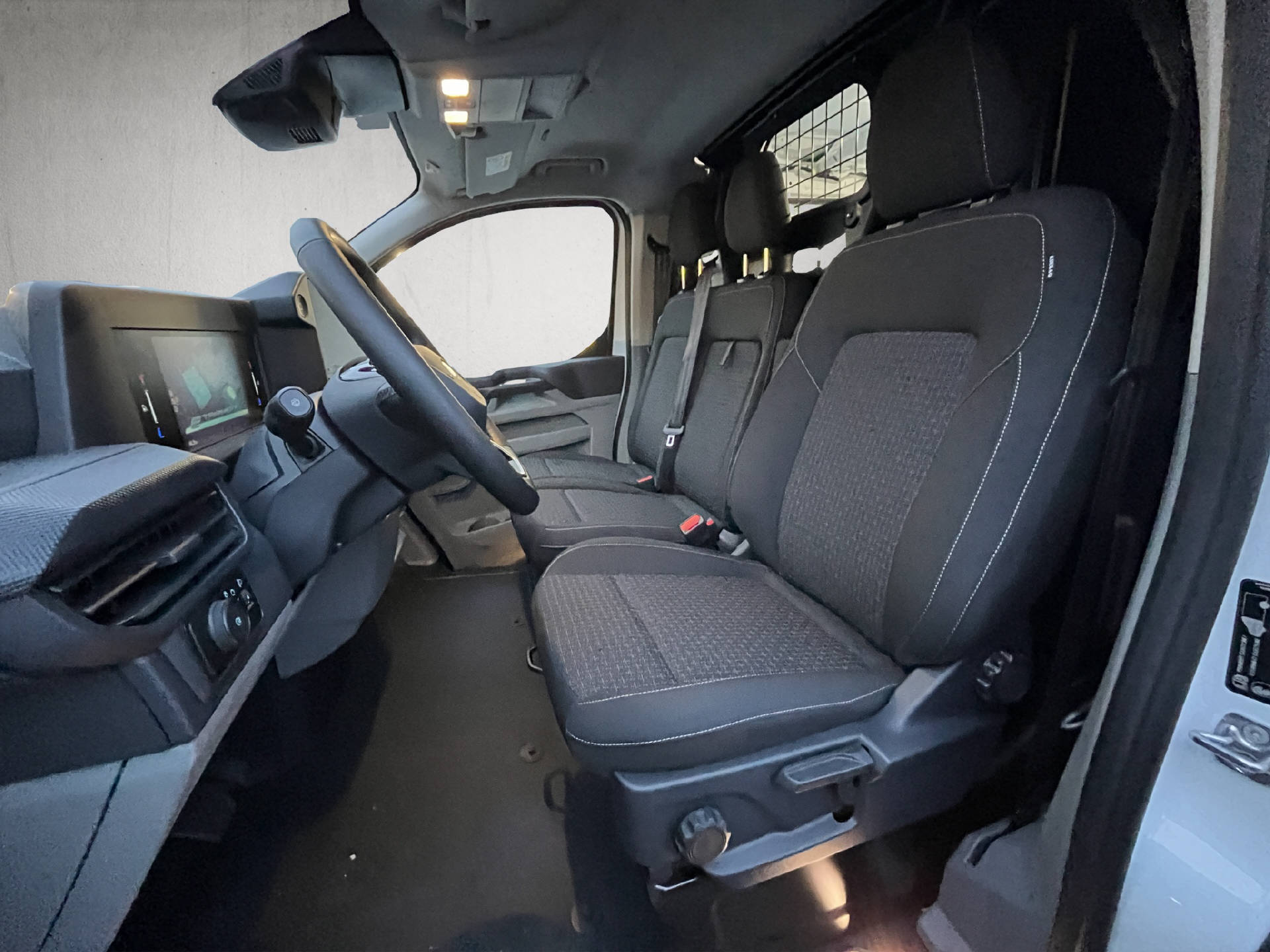 FORD E-Transit C Van 320 L1 Trend-image-8