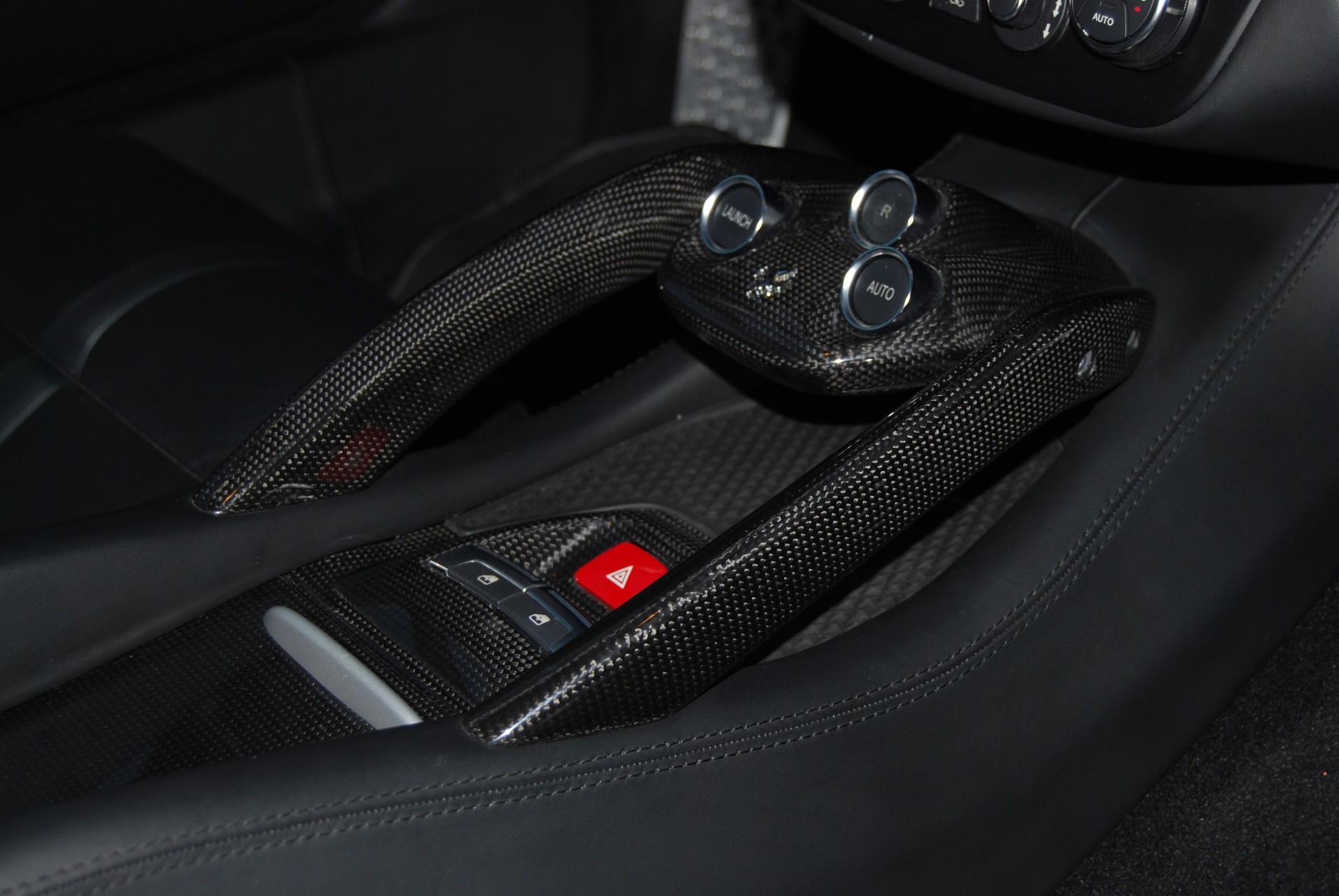 FERRARI FF-image-10