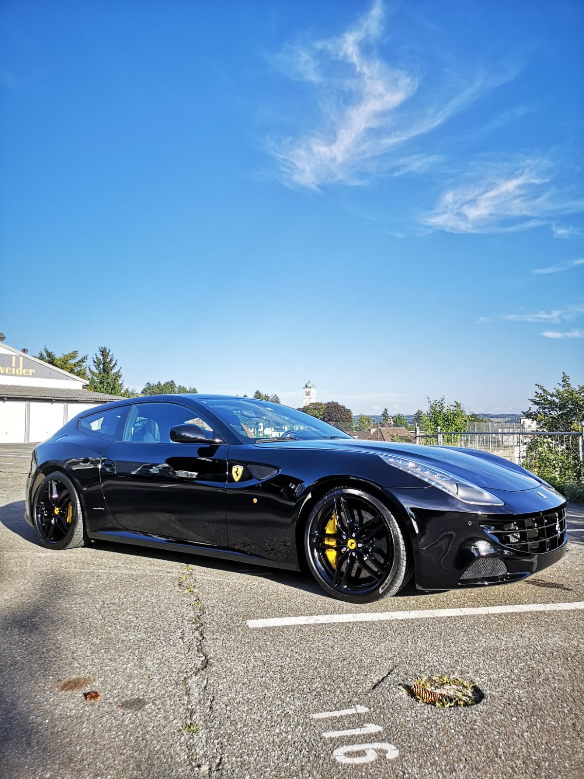FERRARI FF-image-1