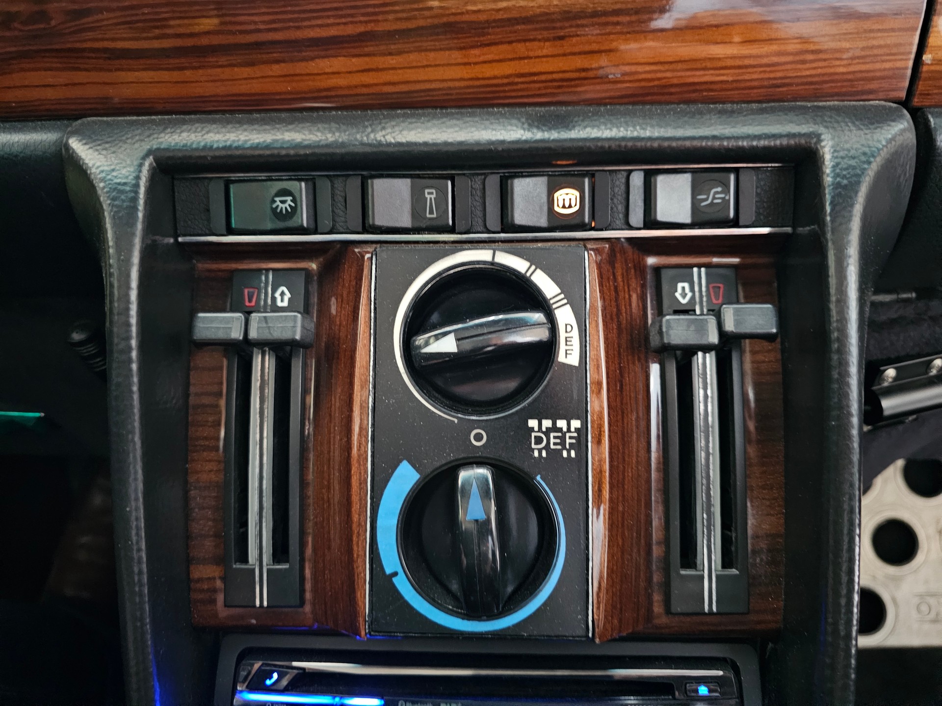 MERCEDES-BENZ 350 SE-image-10