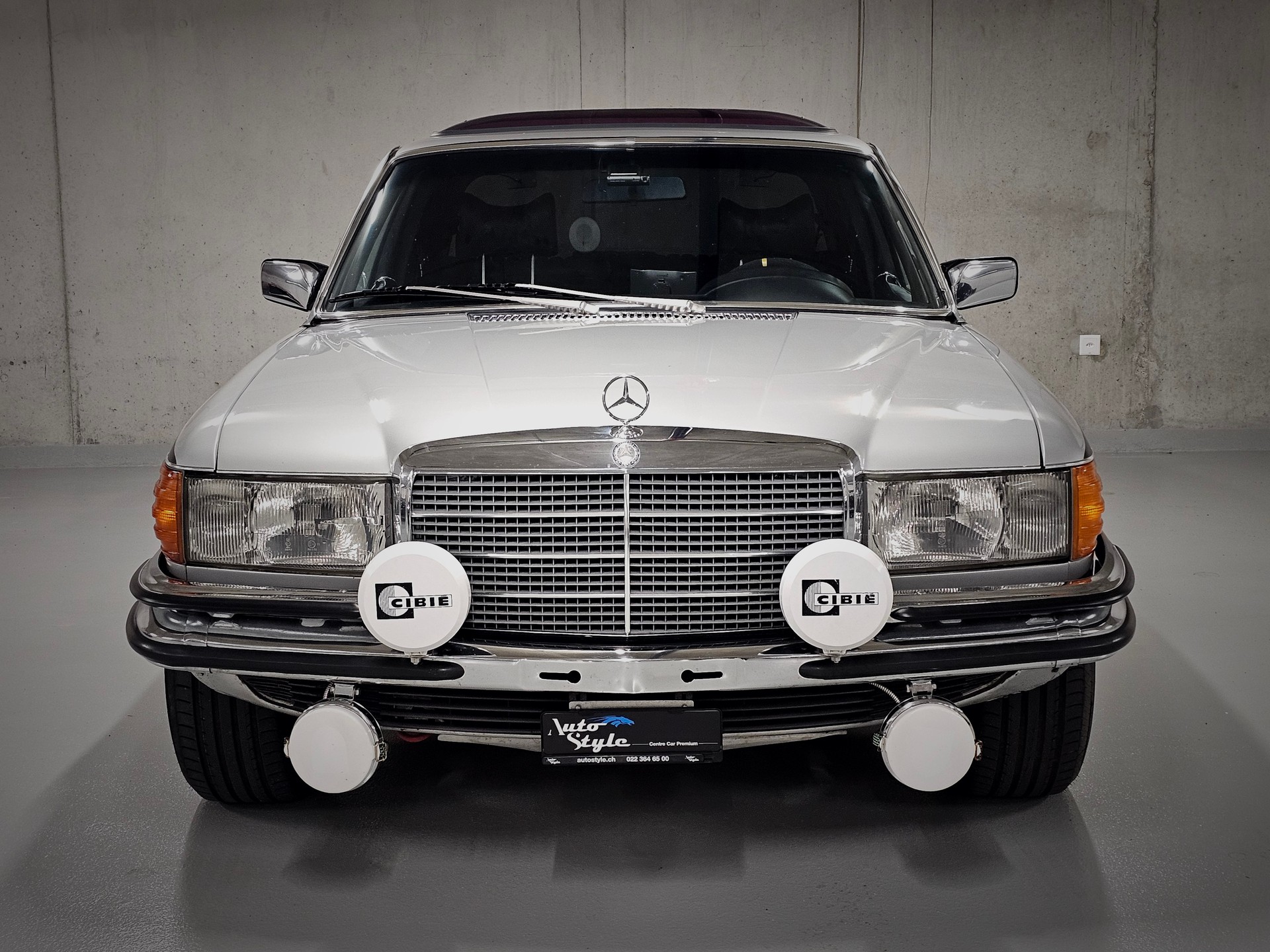 MERCEDES-BENZ 350 SE-showroom-element-1