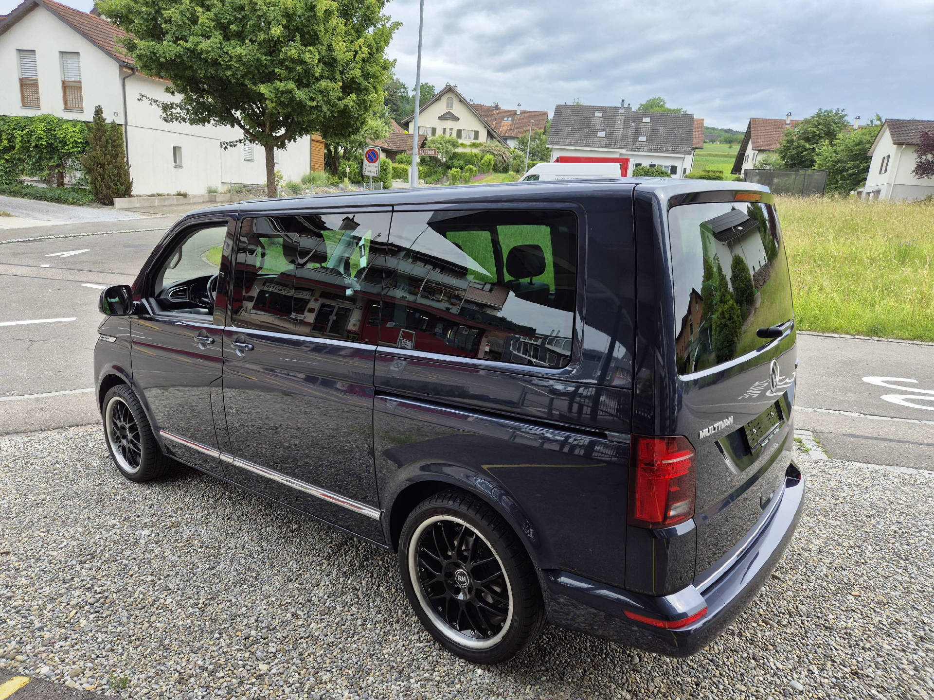 VW T6.1 Multivan 2.0 TDI 199 Highline DSG 4m-image-4