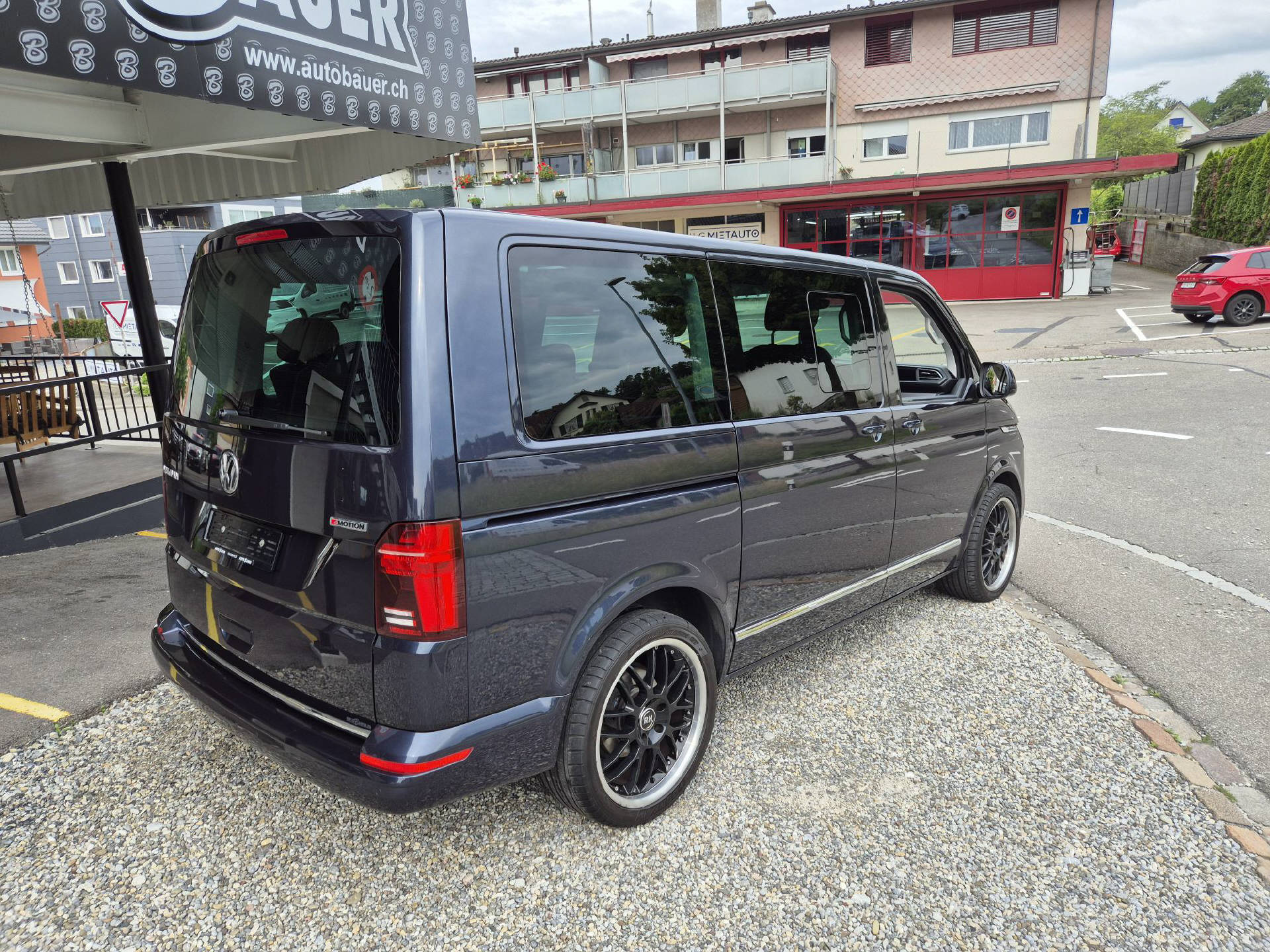 VW T6.1 Multivan 2.0 TDI 199 Highline DSG 4m-image-2