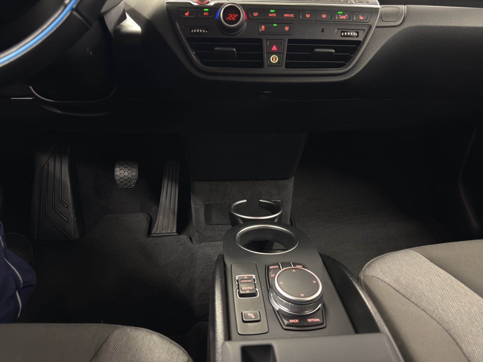 BMW i3 (120Ah)-image-13