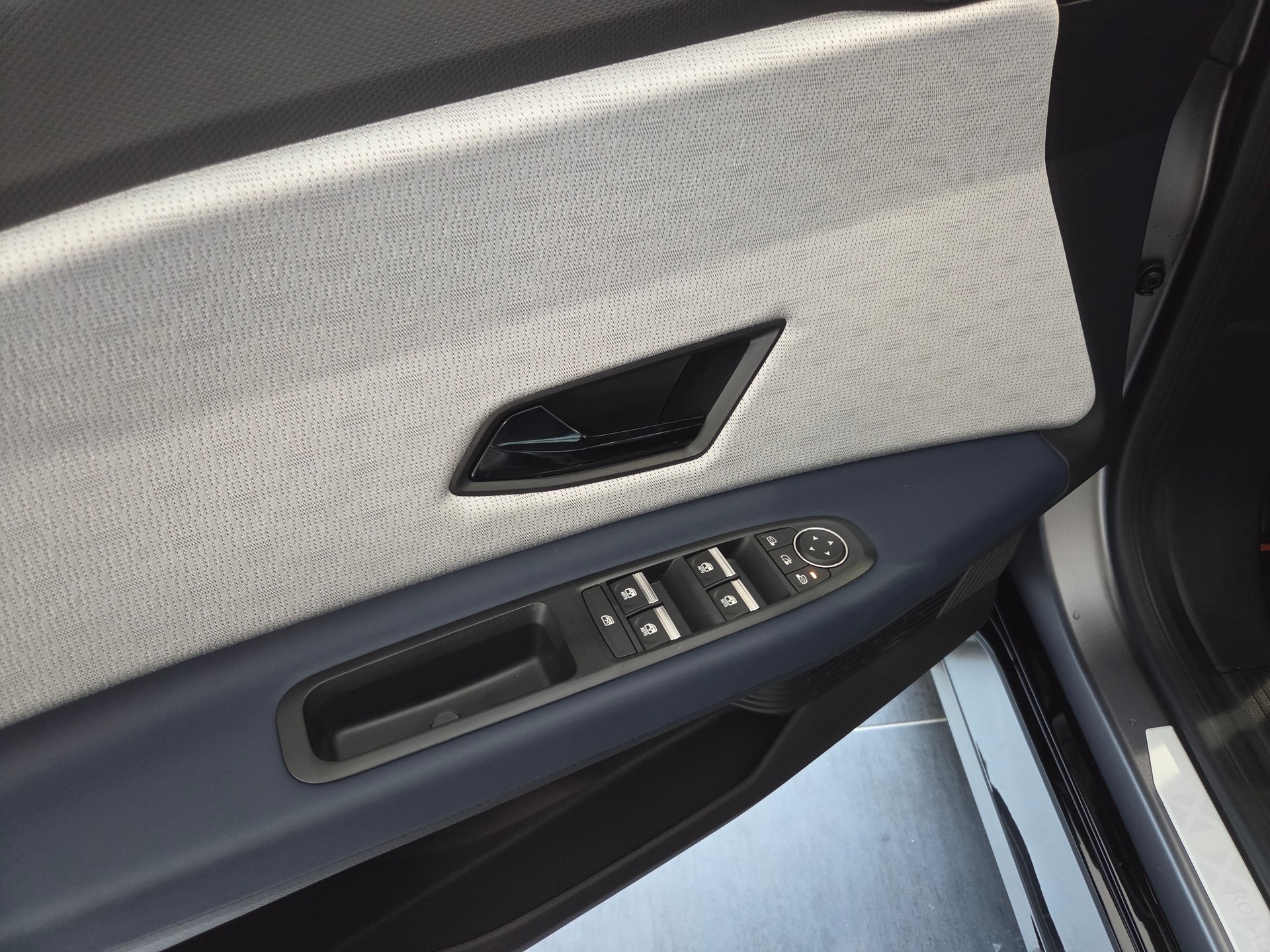 RENAULT R5 E-TECH ELECTRIC Roland Garros 150PS Comfort Range-image-23