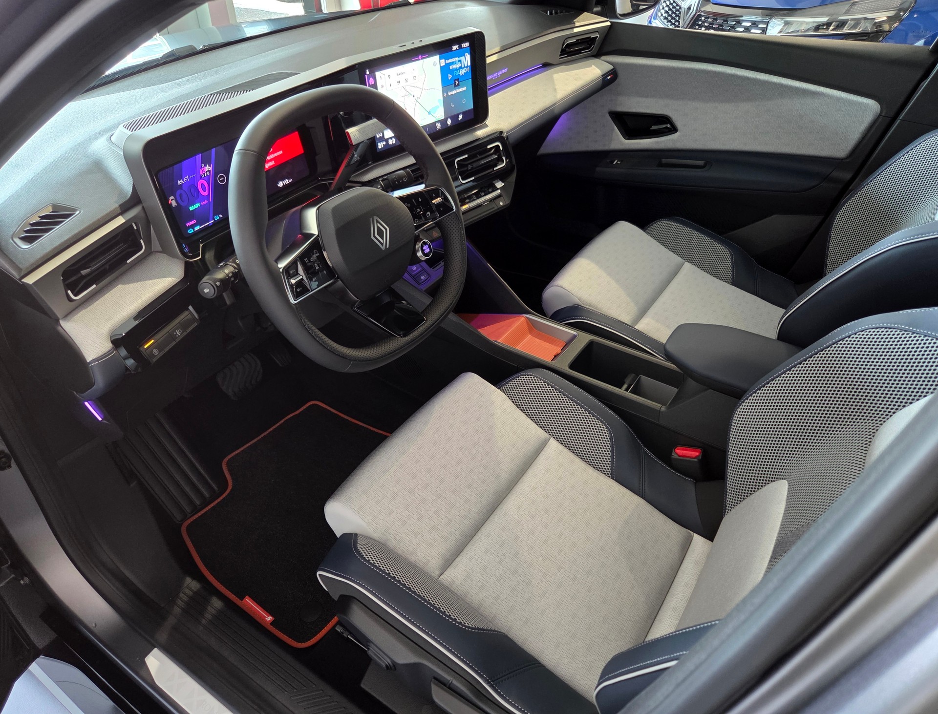 RENAULT R5 E-TECH ELECTRIC Roland Garros 150PS Comfort Range-image-2