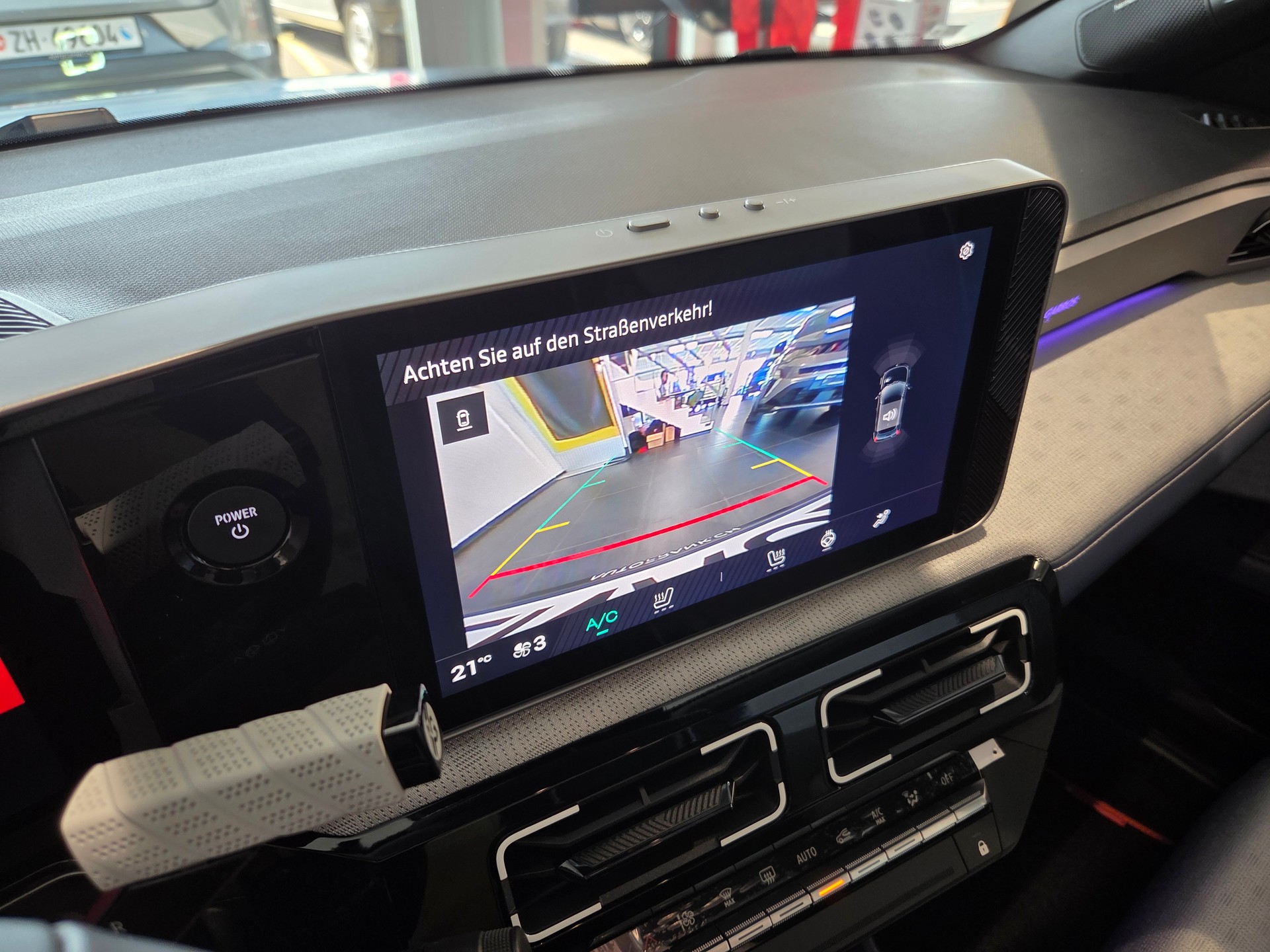 RENAULT R5 E-TECH ELECTRIC Roland Garros 150PS Comfort Range-image-21