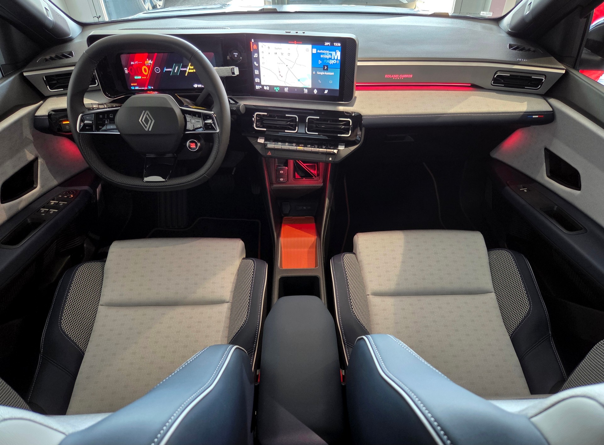 RENAULT R5 E-TECH ELECTRIC Roland Garros 150PS Comfort Range-image-6