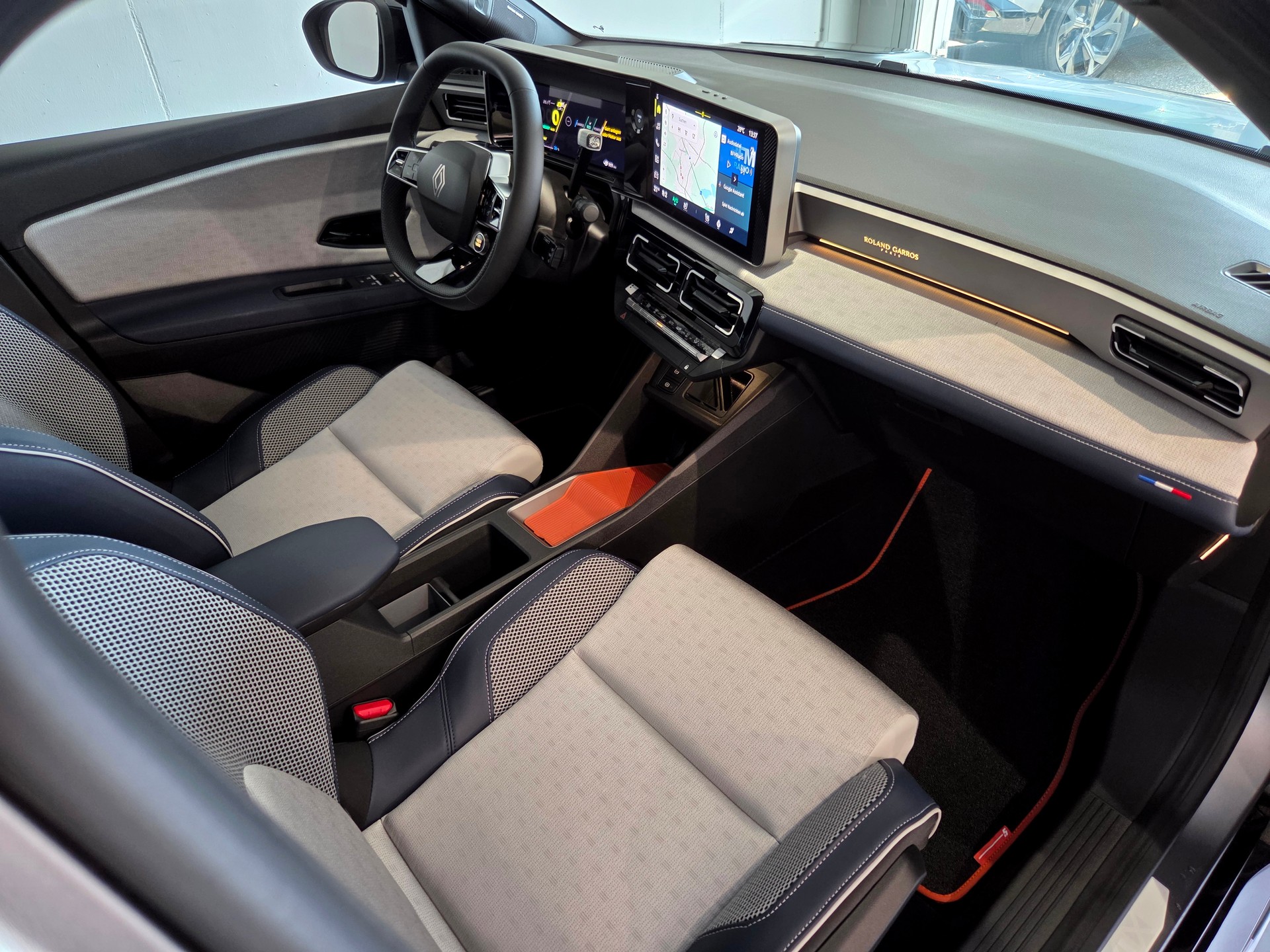 RENAULT R5 E-TECH ELECTRIC Roland Garros 150PS Comfort Range-image-7