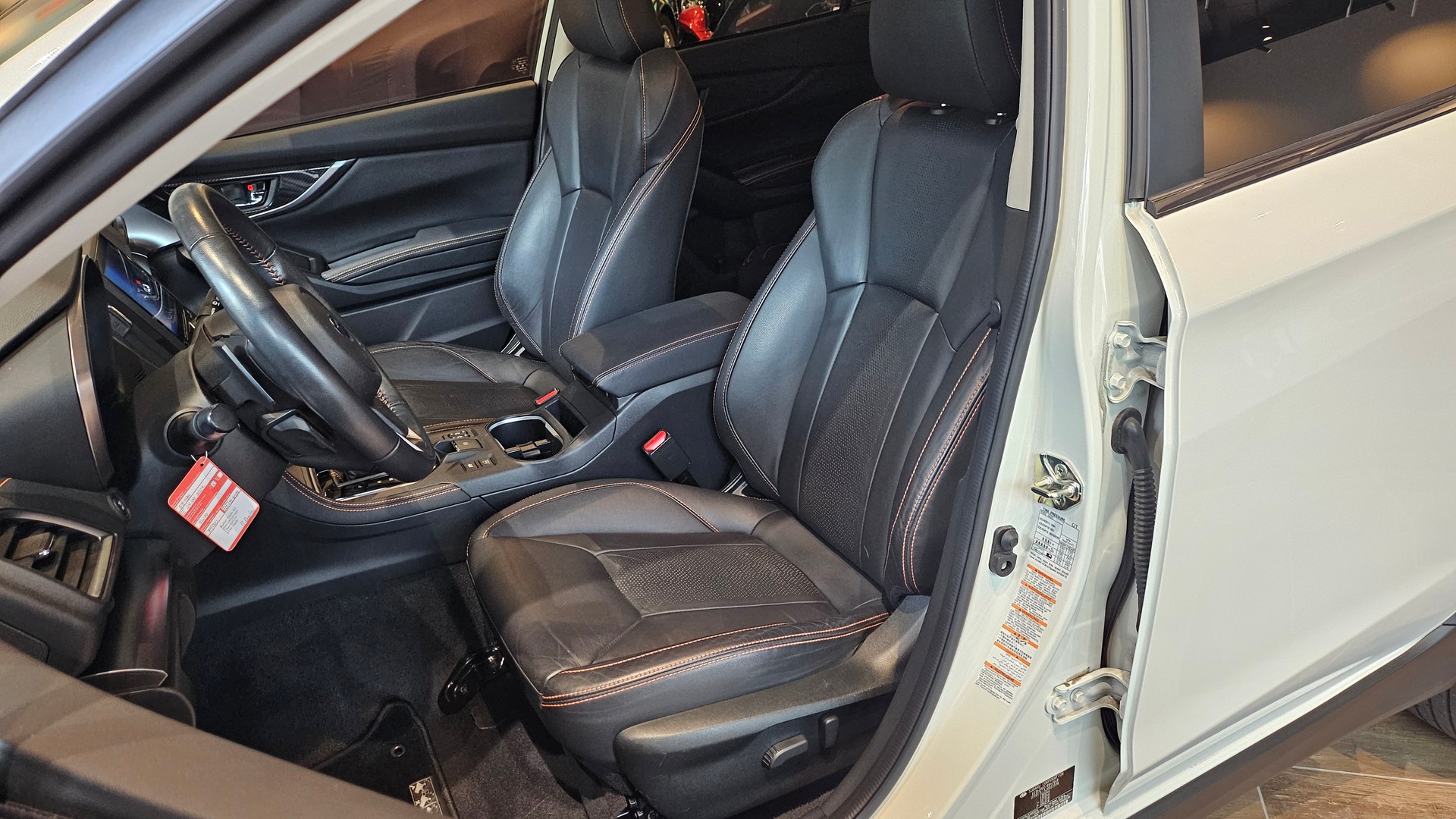 SUBARU XV 2.0 Luxury AWD Lineartronic-image-24