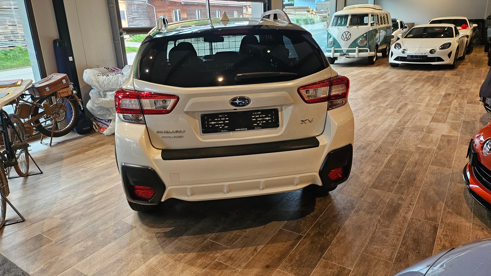 SUBARU XV 2.0 Luxury AWD Lineartronic-image-11
