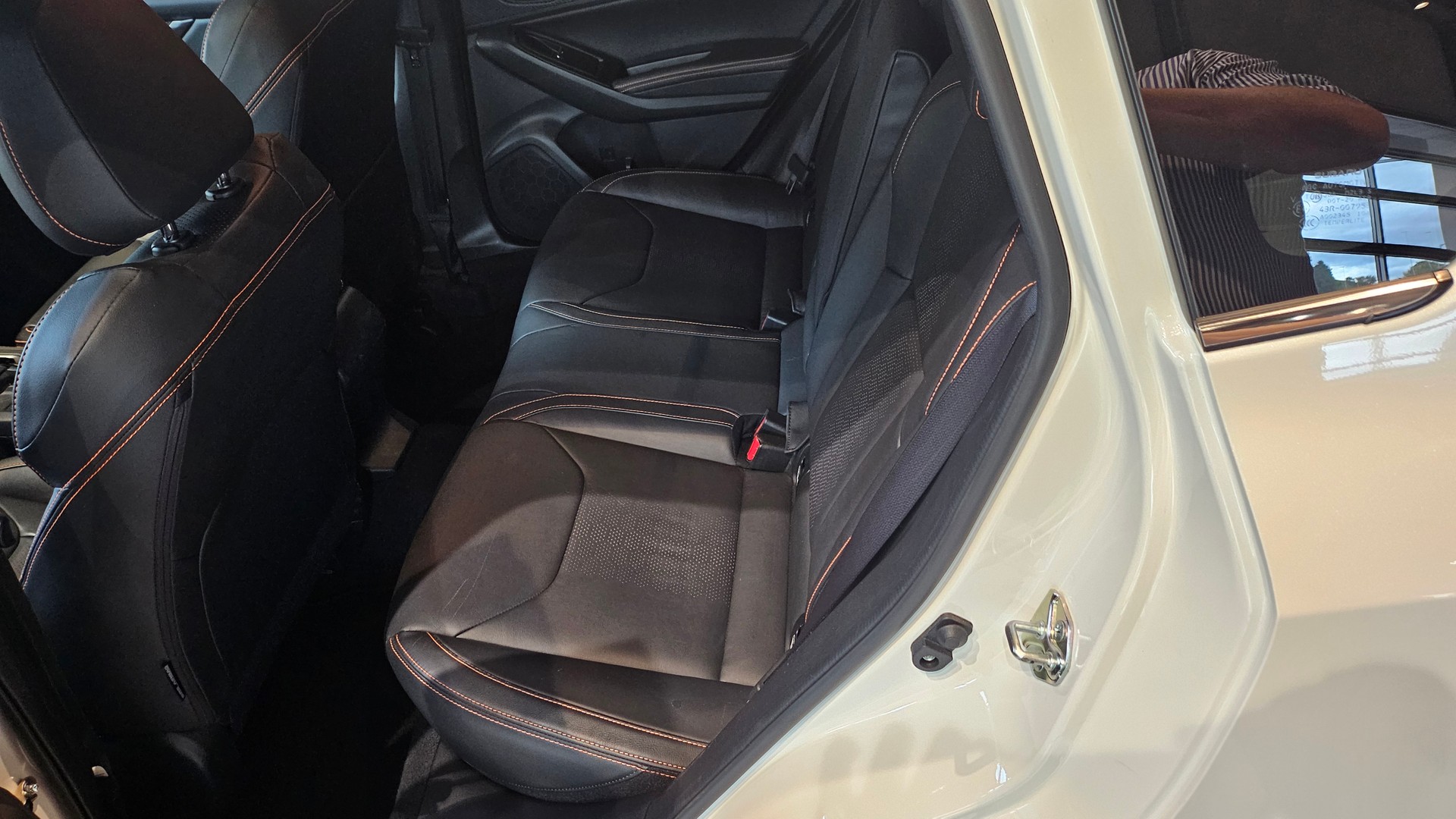 SUBARU XV 2.0 Luxury AWD Lineartronic-image-21