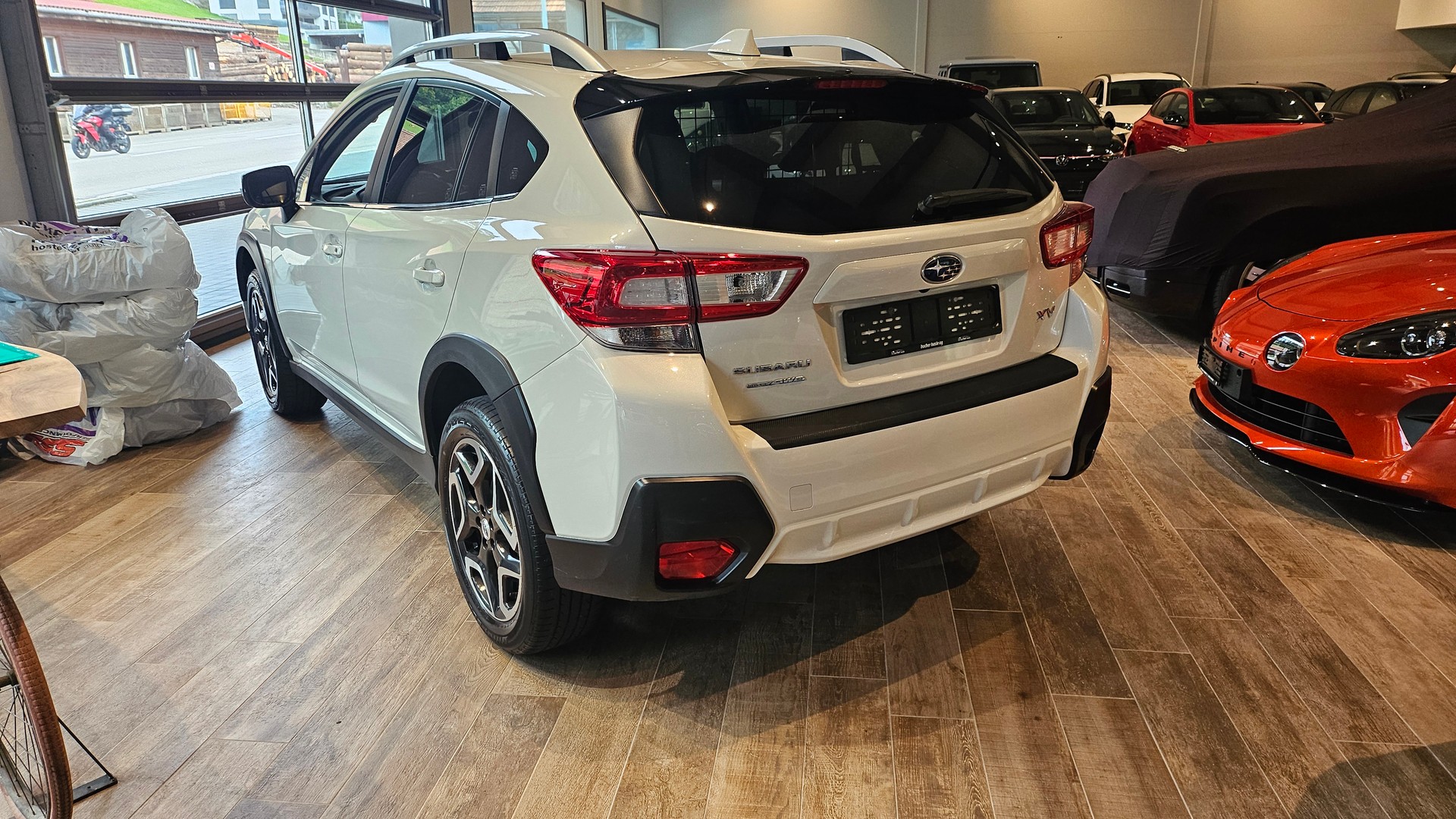 SUBARU XV 2.0 Luxury AWD Lineartronic-image-13
