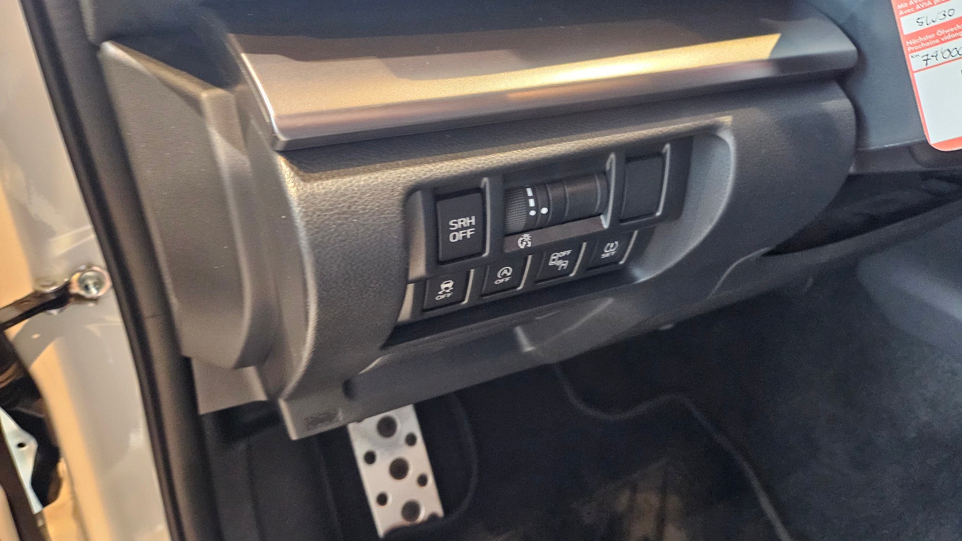SUBARU XV 2.0 Luxury AWD Lineartronic-image-25