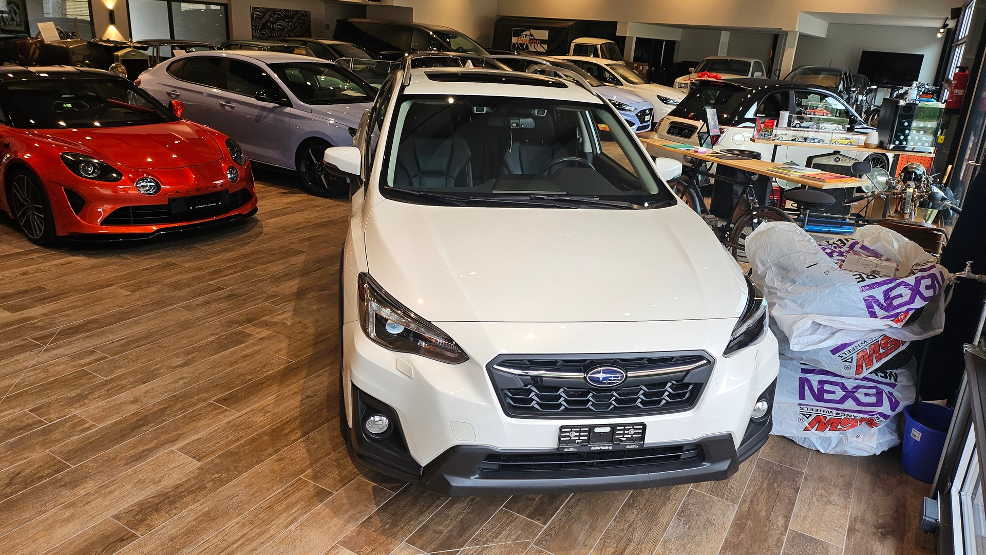 SUBARU XV 2.0 Luxury AWD Lineartronic-showroom-element-3