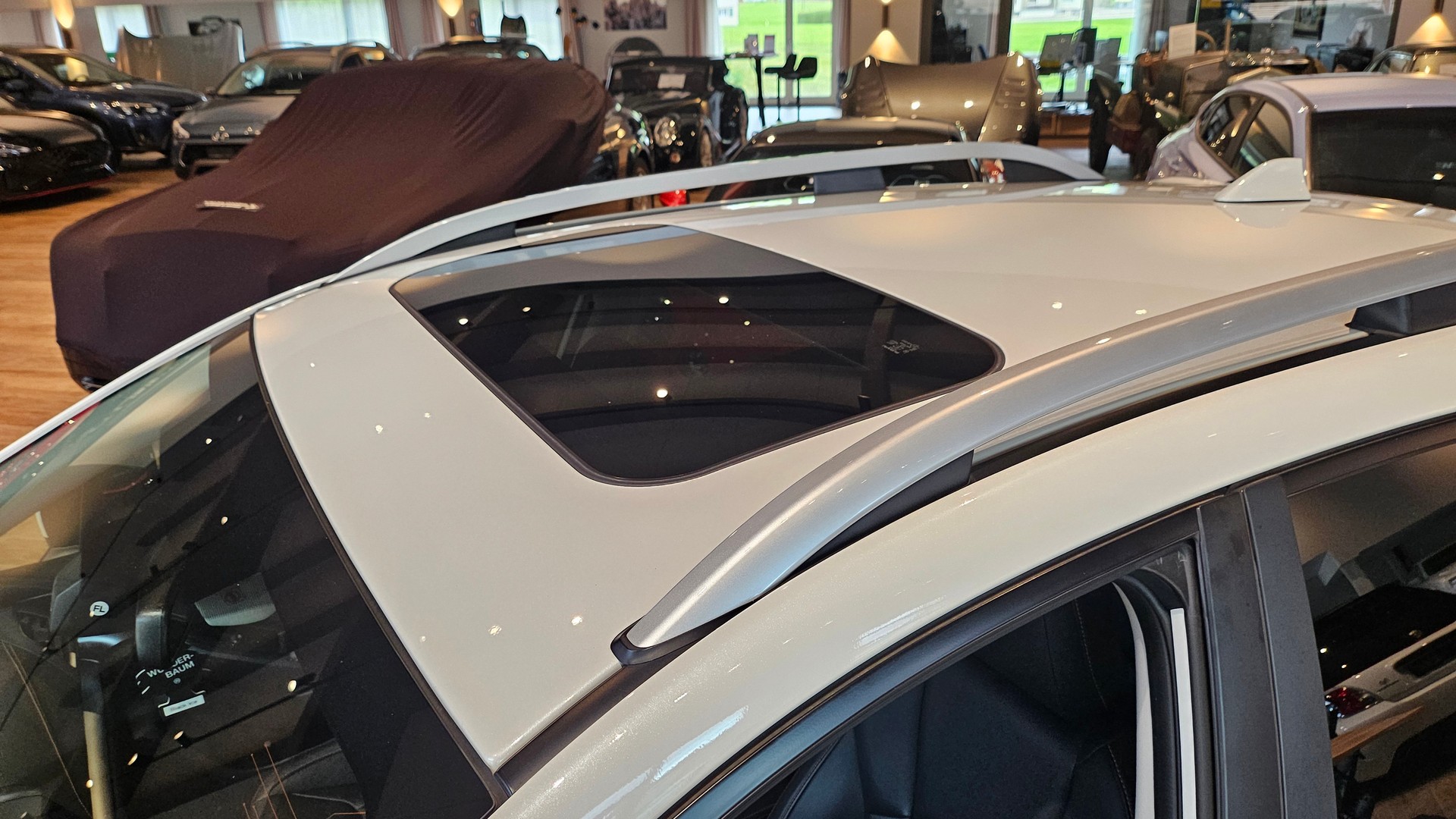 SUBARU XV 2.0 Luxury AWD Lineartronic-image-28