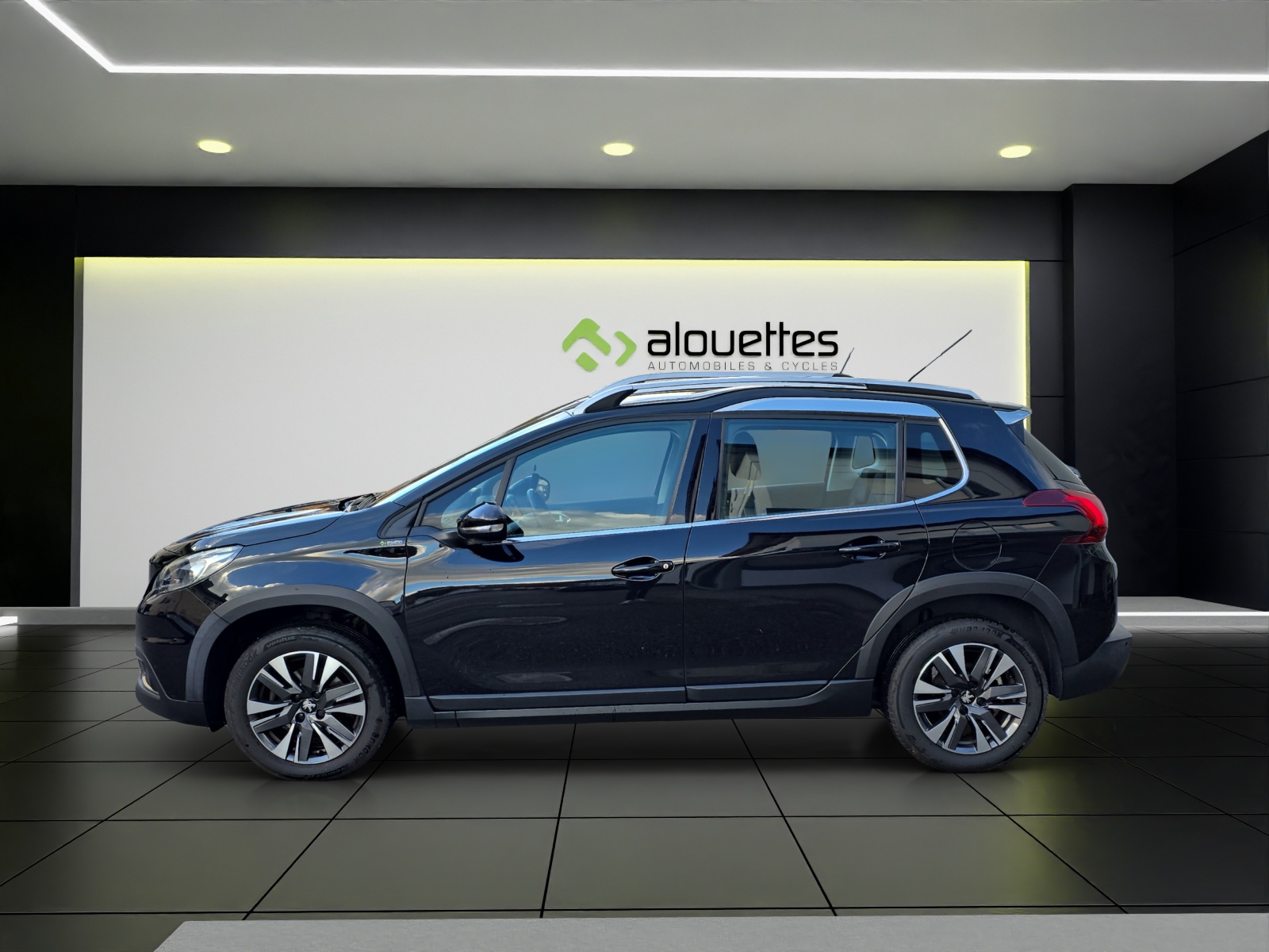 PEUGEOT 2008 1.2 PureTech Allure-showroom-element-2