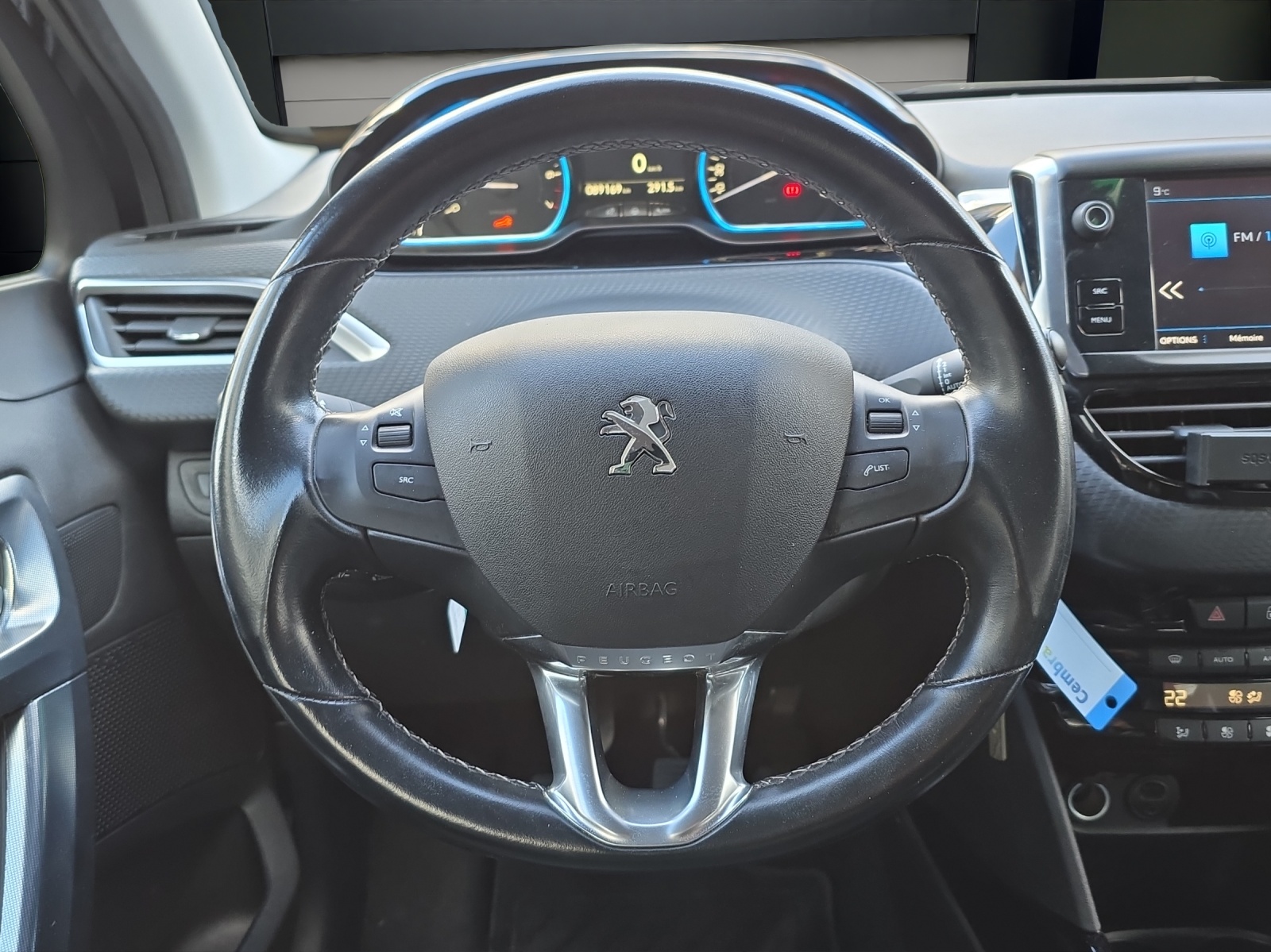 PEUGEOT 2008 1.2 PureTech Allure-image-6