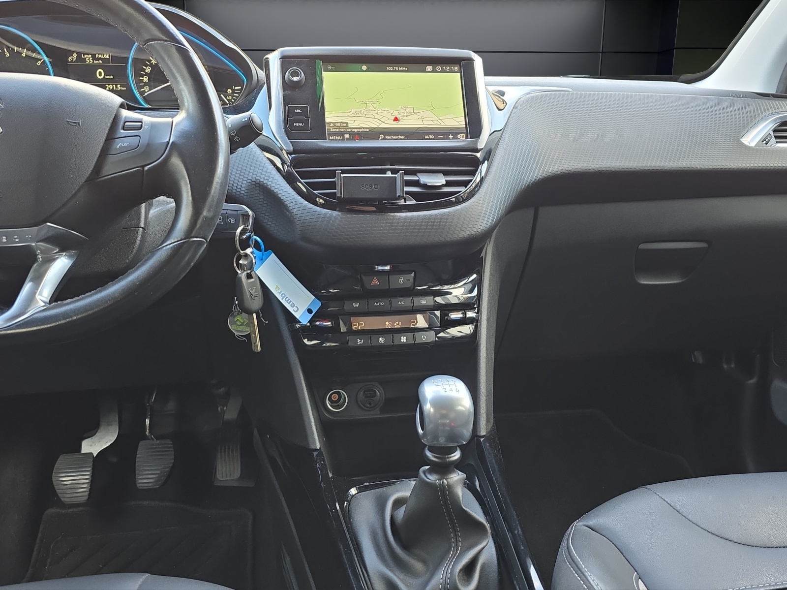 PEUGEOT 2008 1.2 PureTech Allure-image-8