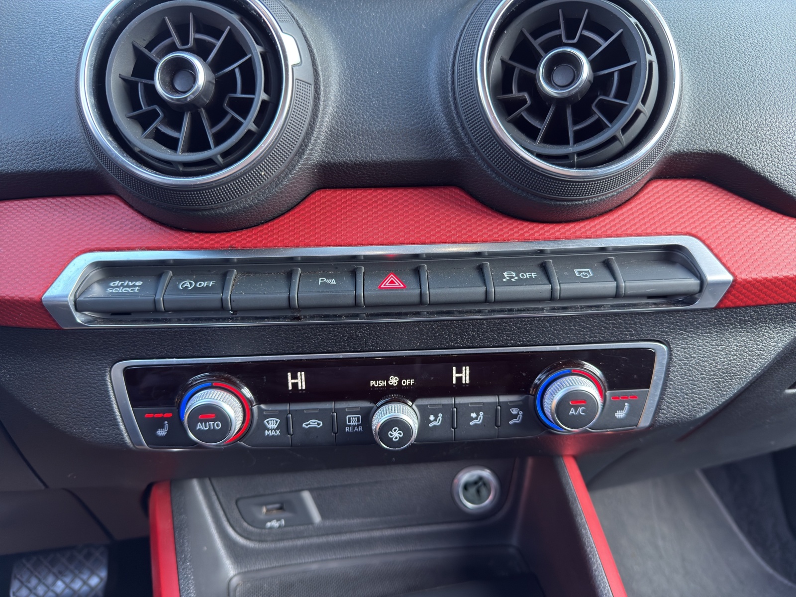 AUDI Q2 30 TFSI Sport S-tronic-image-15