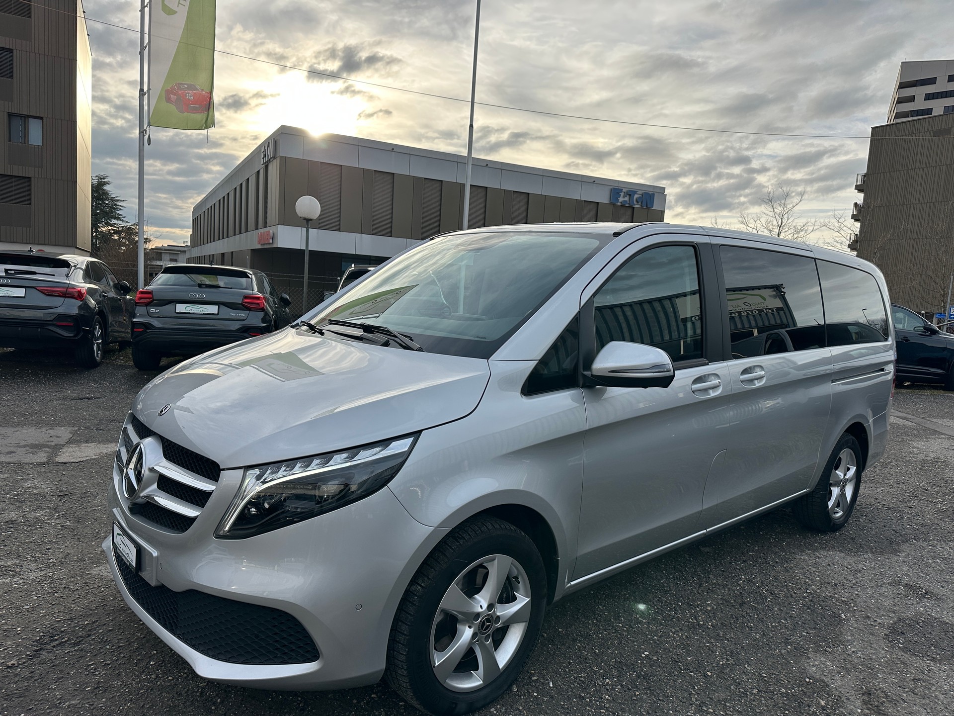 MERCEDES-BENZ V 220 d Trend lang 4Matic 9G-Tronic-showroom-element-1