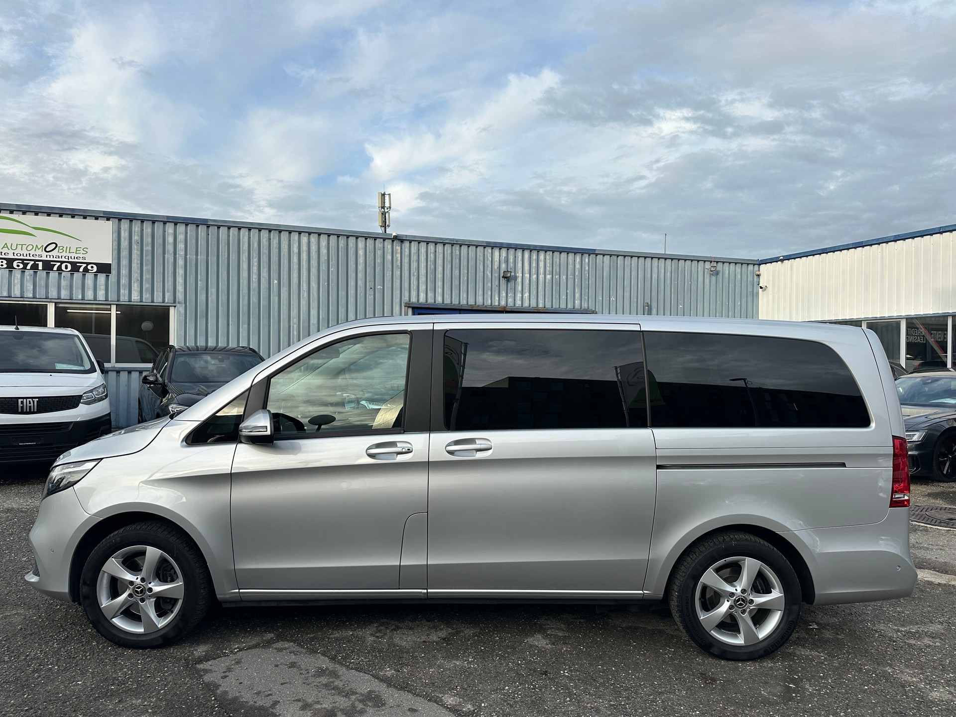 MERCEDES-BENZ V 220 d Trend lang 4Matic 9G-Tronic-showroom-element-3