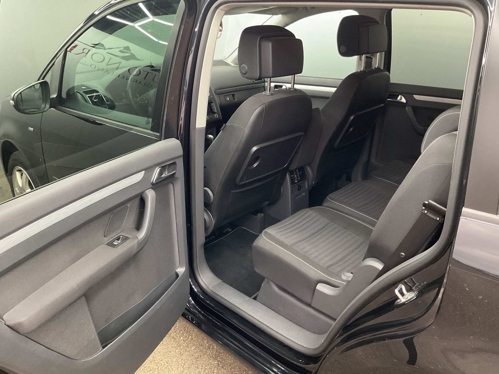 VW Touran 1.6 TDI BMT Comfortline DSG-image-7