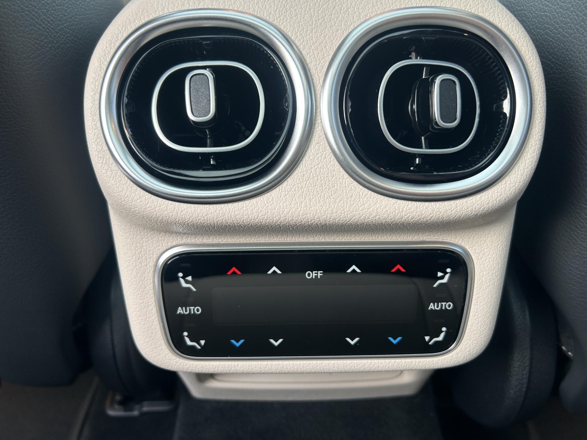 MERCEDES-BENZ GLC 220 d Avantgarde 4matic-image-14