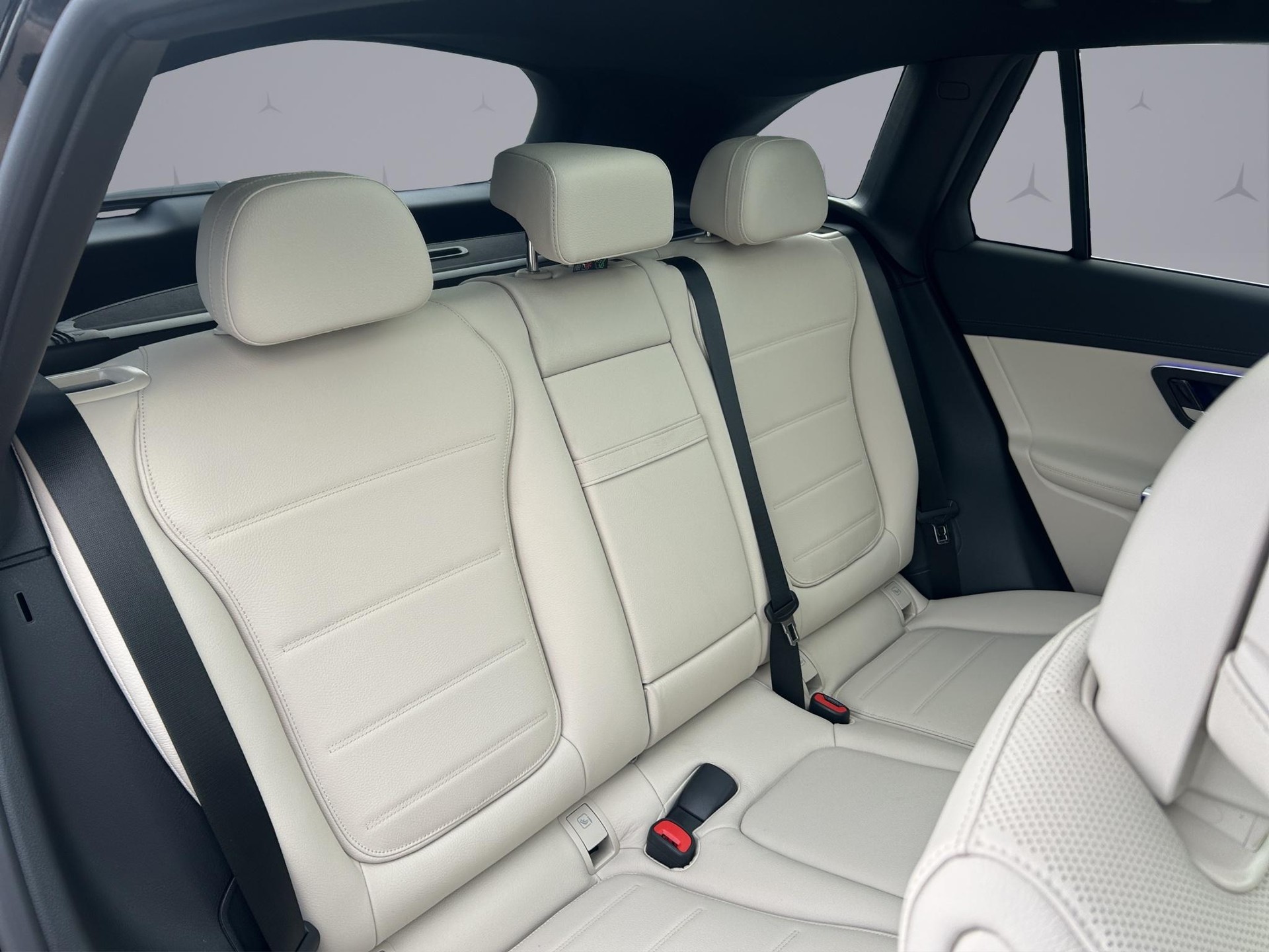MERCEDES-BENZ GLC 220 d Avantgarde 4matic-image-17
