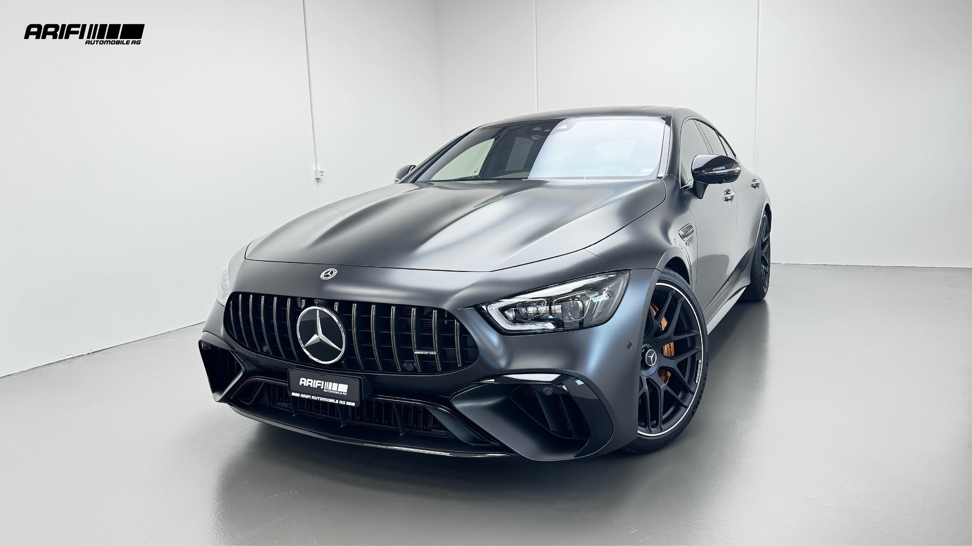 MERCEDES-BENZ AMG GT 4 63 S E Performance Graphitgrau Magno-showroom-element-1
