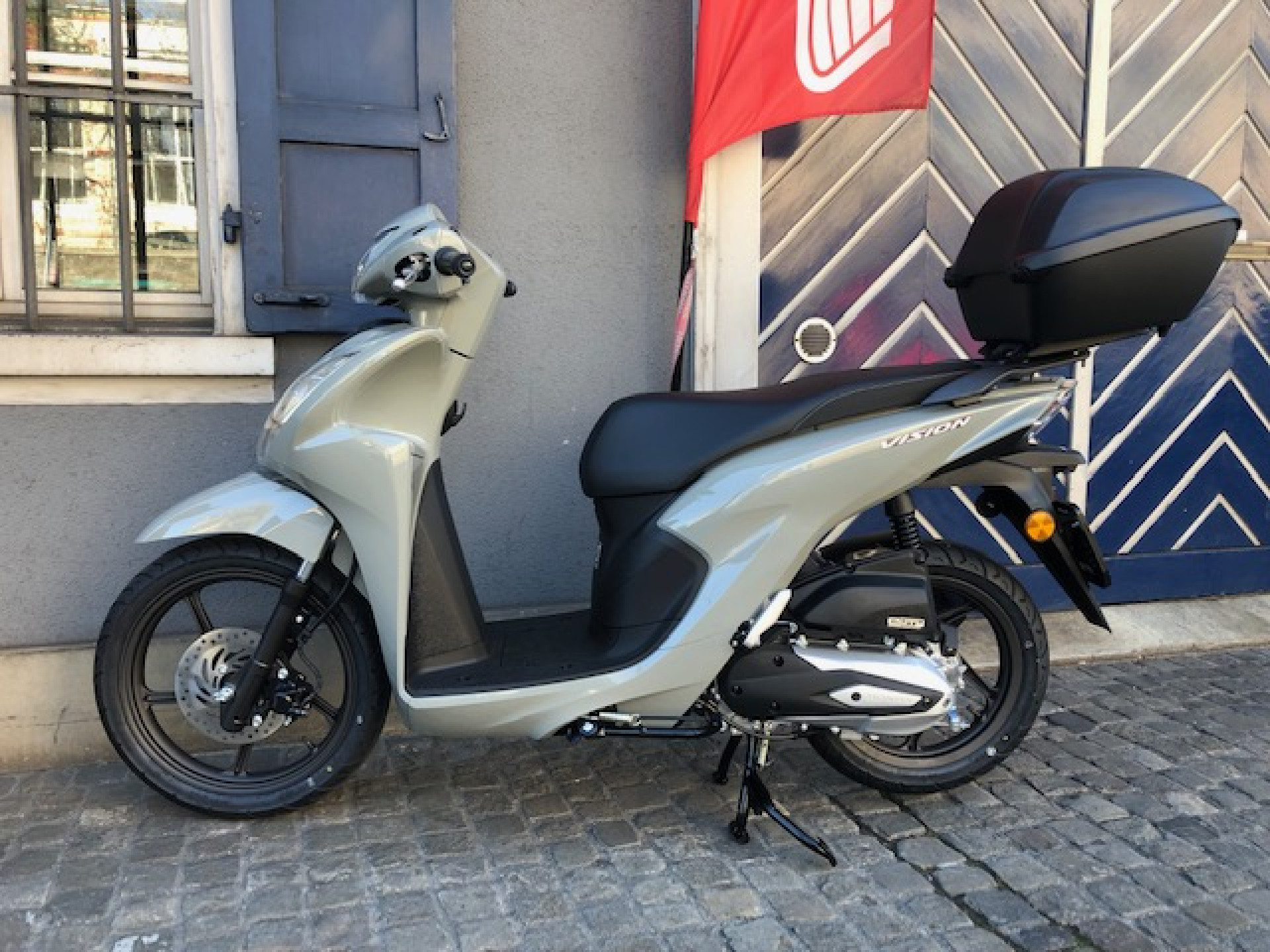 HONDA NSC 110 Vision Modell 2026 Inklusive Top Box-image-2