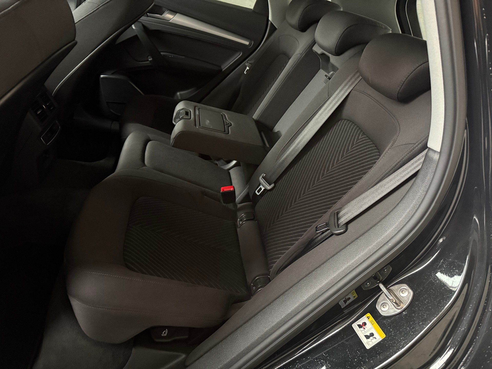 AUDI Q5 Sportback 40 TDI S line quattro S-tronic-image-6