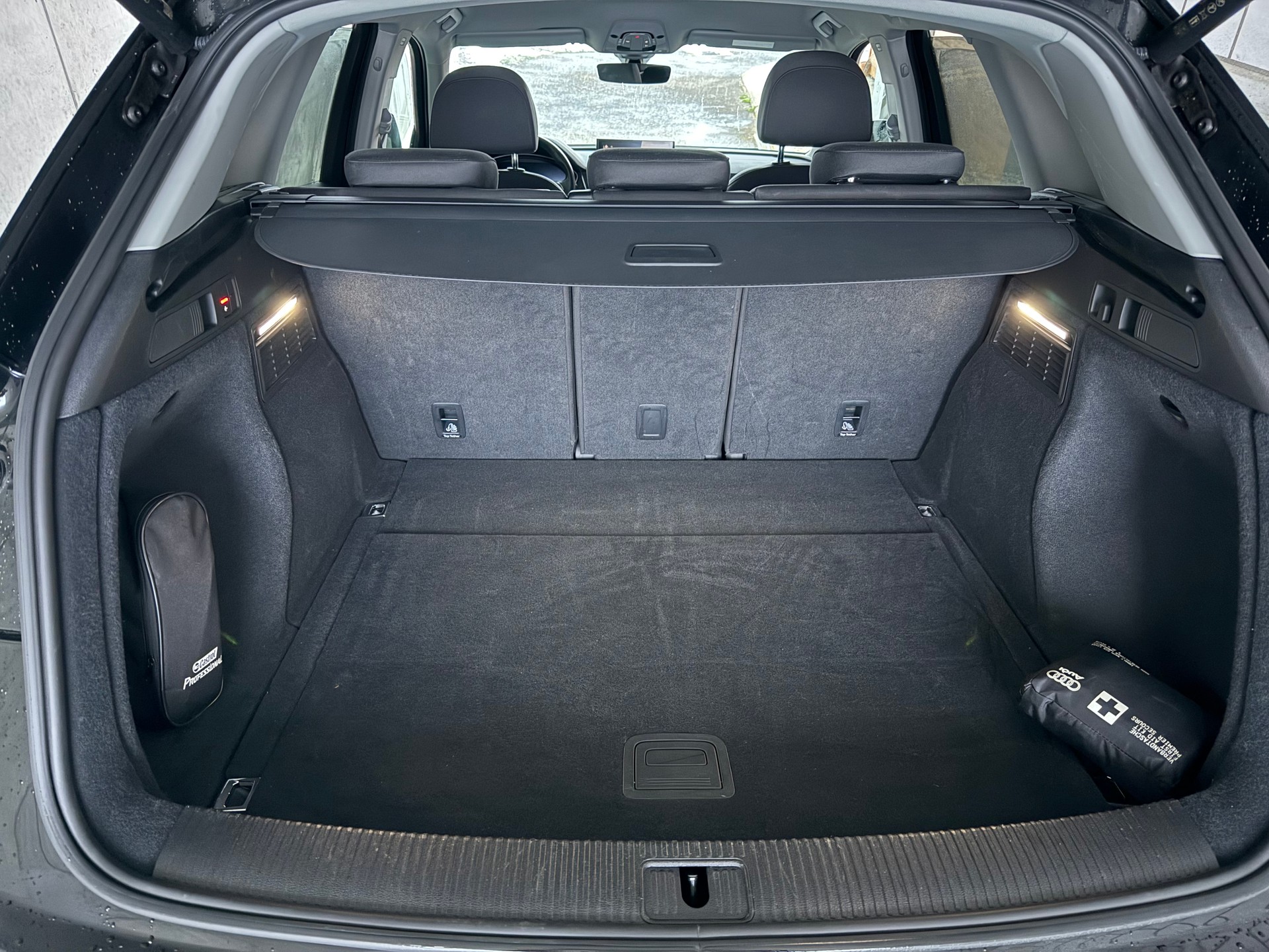 AUDI Q5 Sportback 40 TDI S line quattro S-tronic-image-8