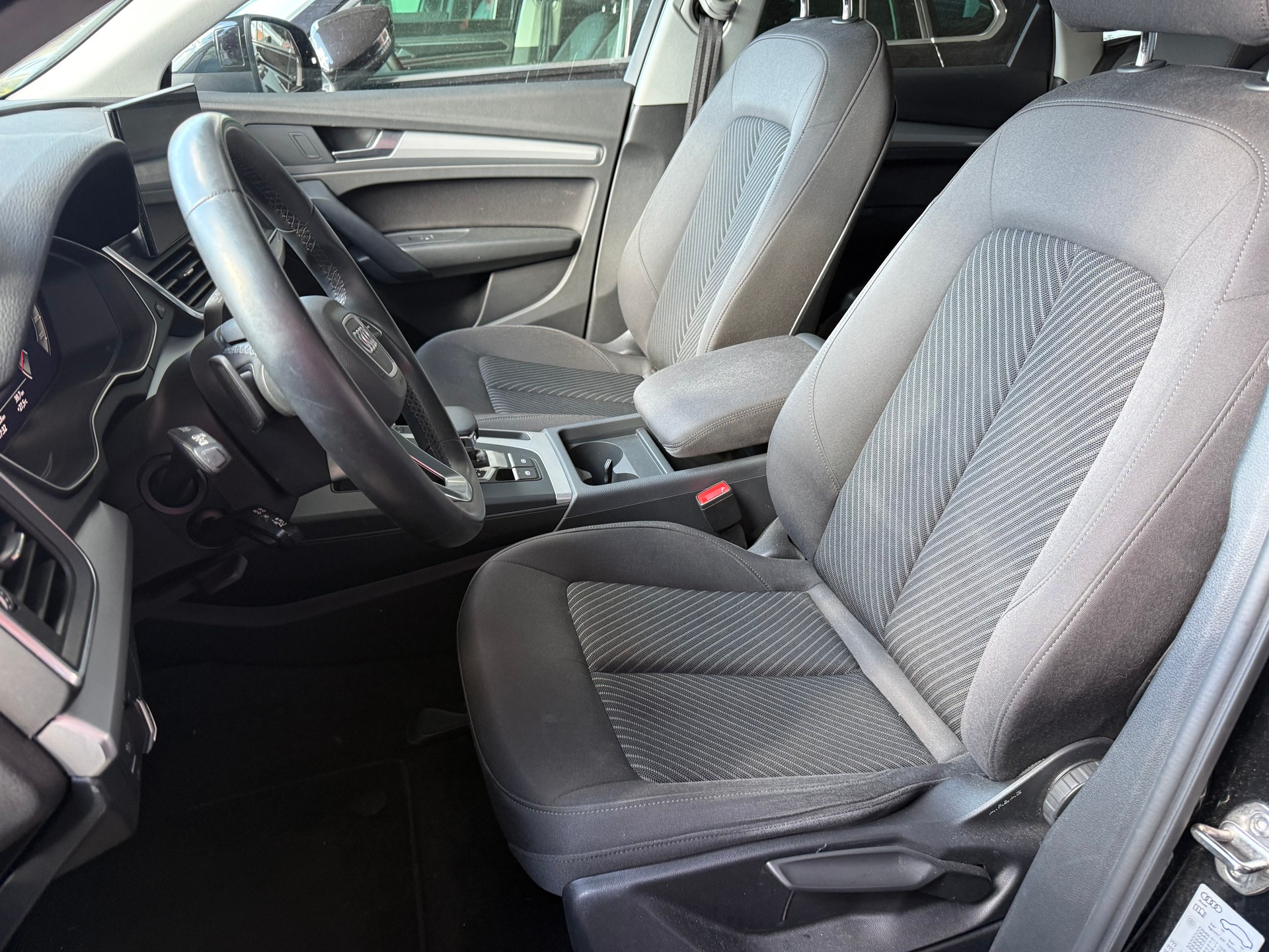 AUDI Q5 Sportback 40 TDI S line quattro S-tronic-image-14