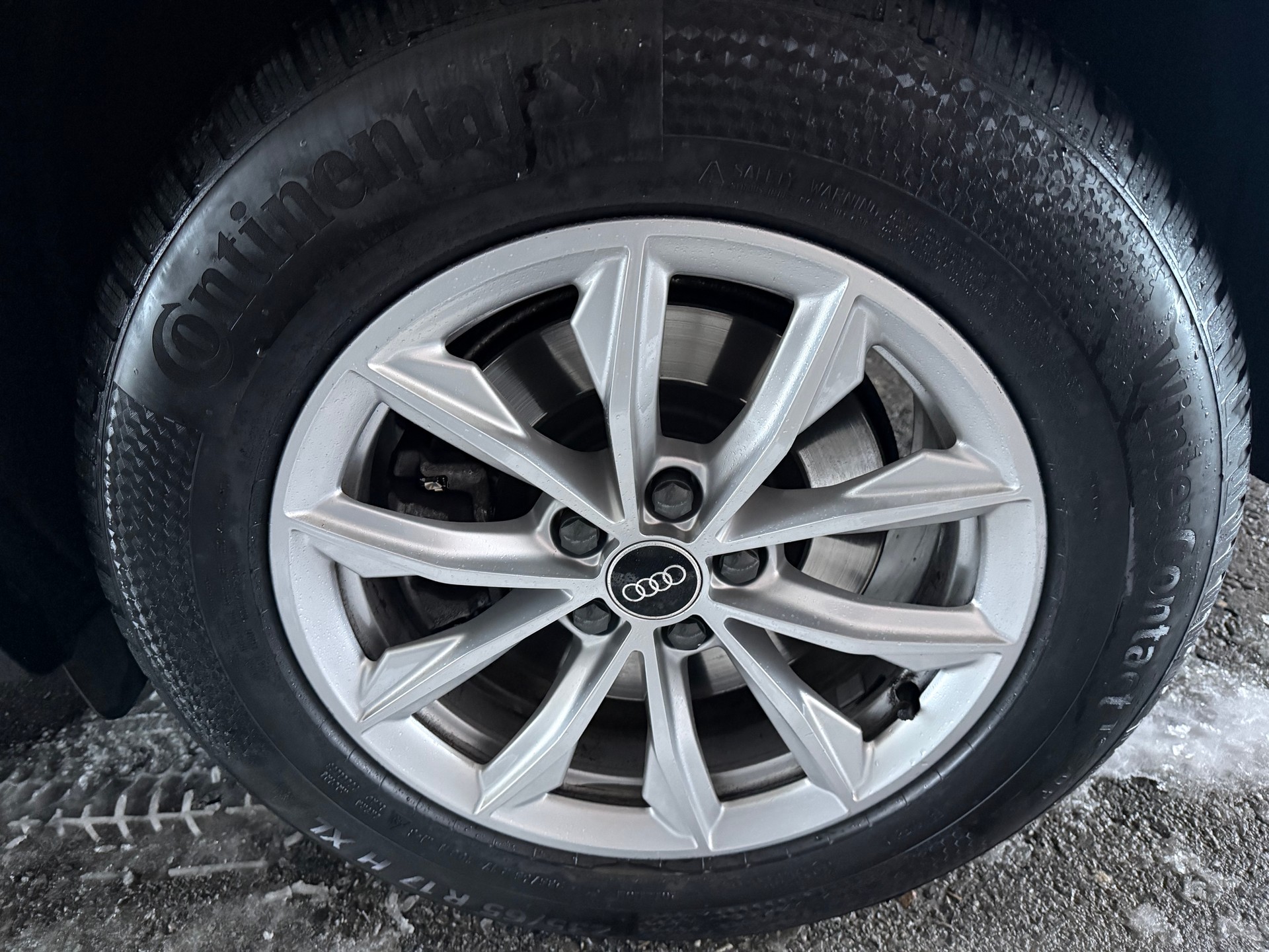 AUDI Q5 Sportback 40 TDI S line quattro S-tronic-image-5