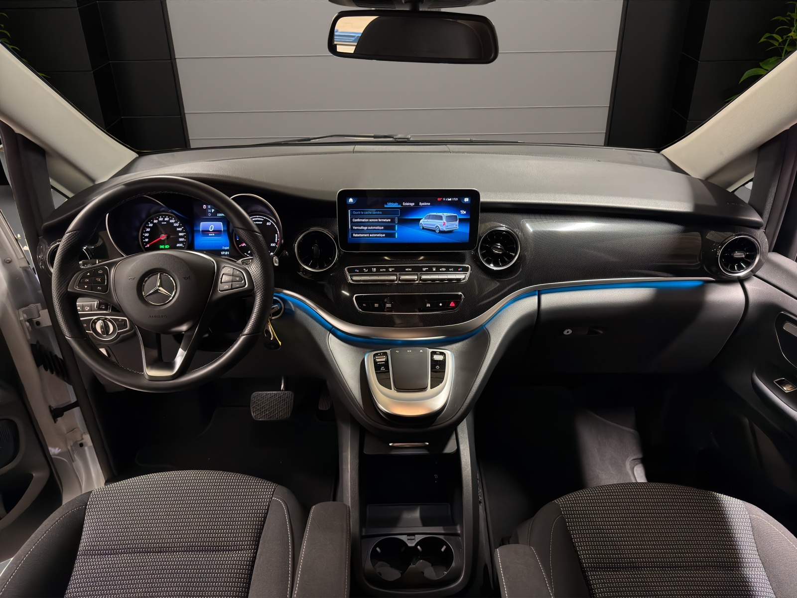MERCEDES-BENZ EQV 250 lang-image-9