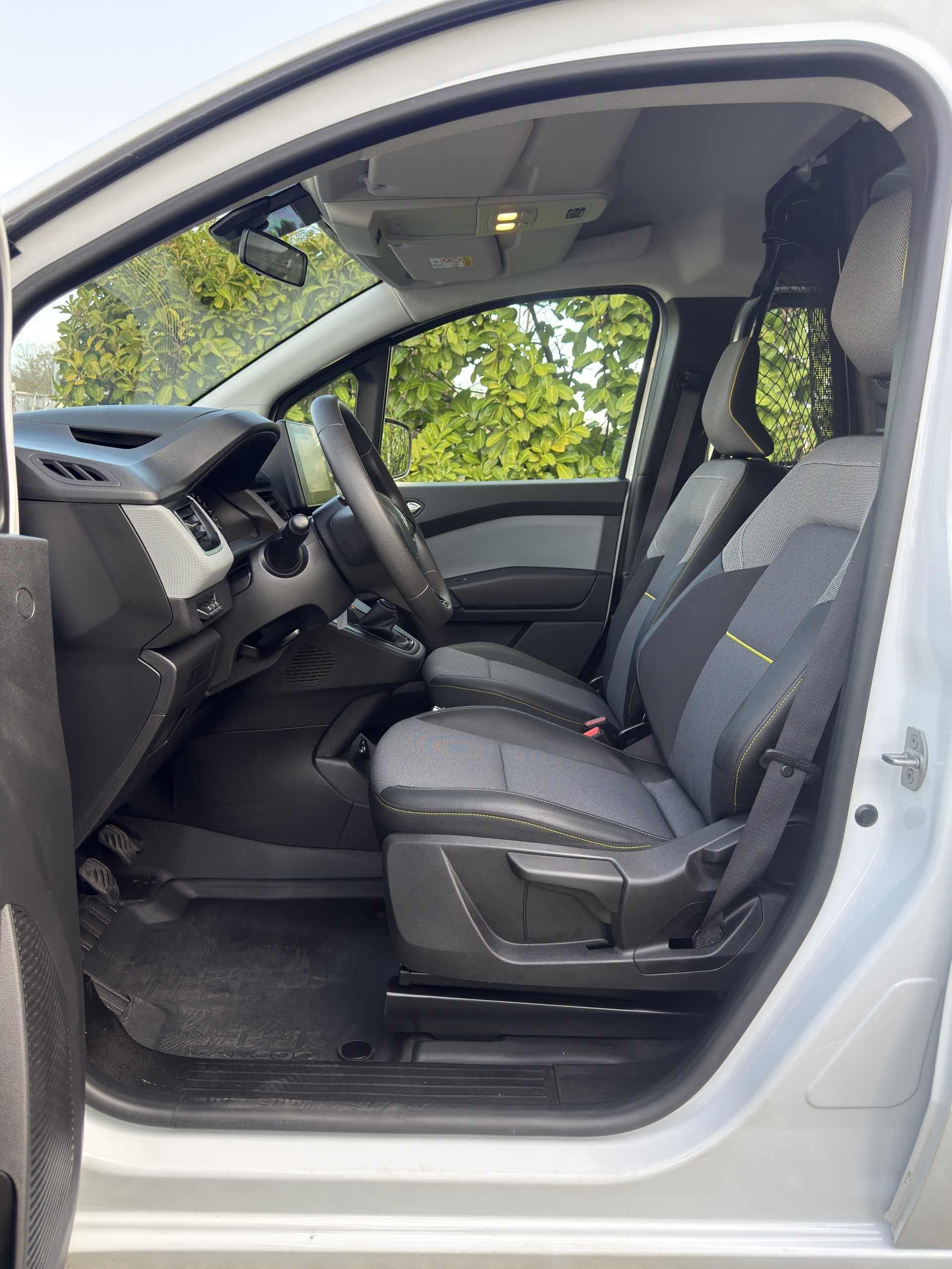 RENAULT Kangoo Van 1.5 dCi 95 Extra-image-9
