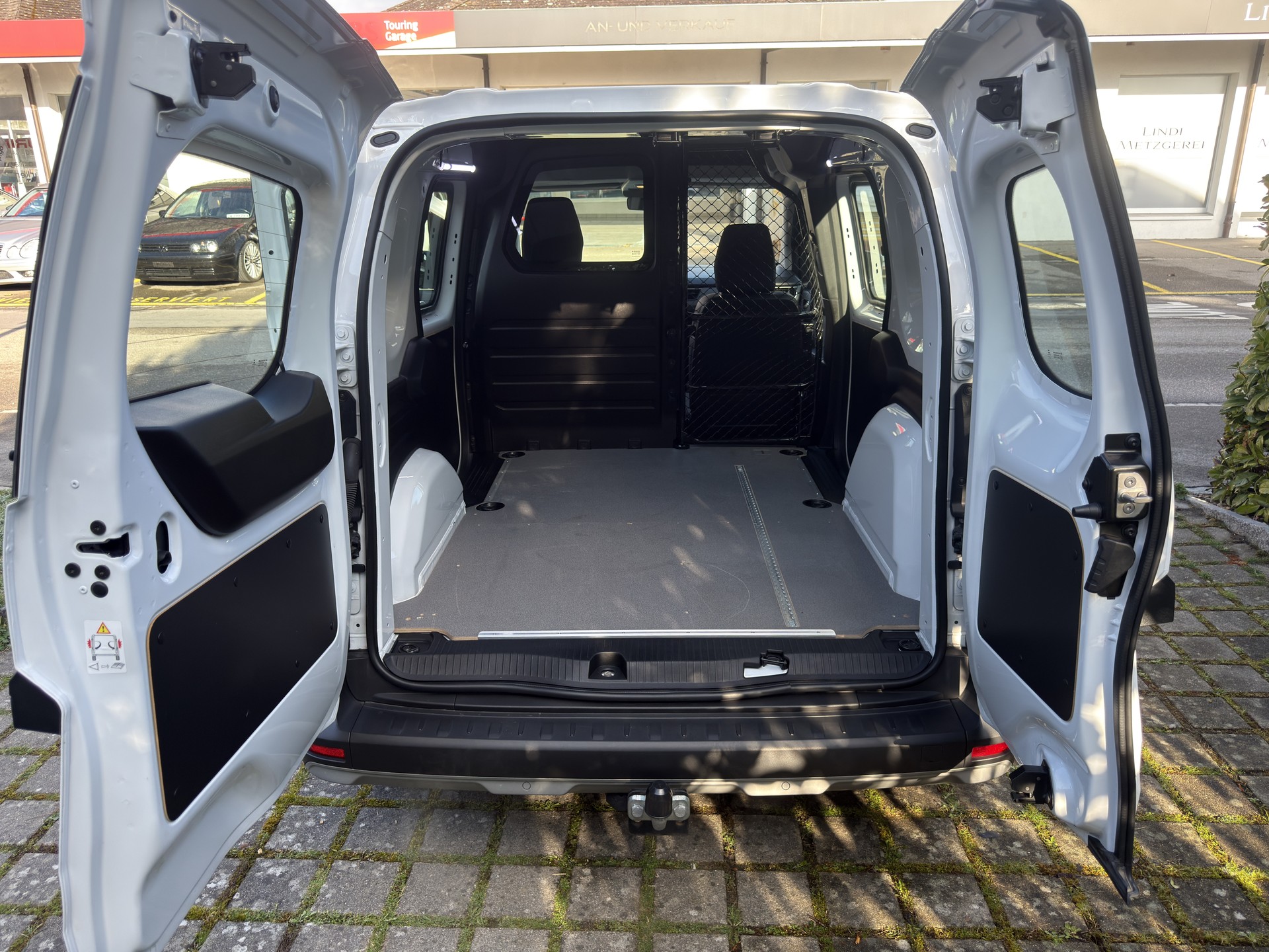 RENAULT Kangoo Van 1.5 dCi 95 Extra-image-14