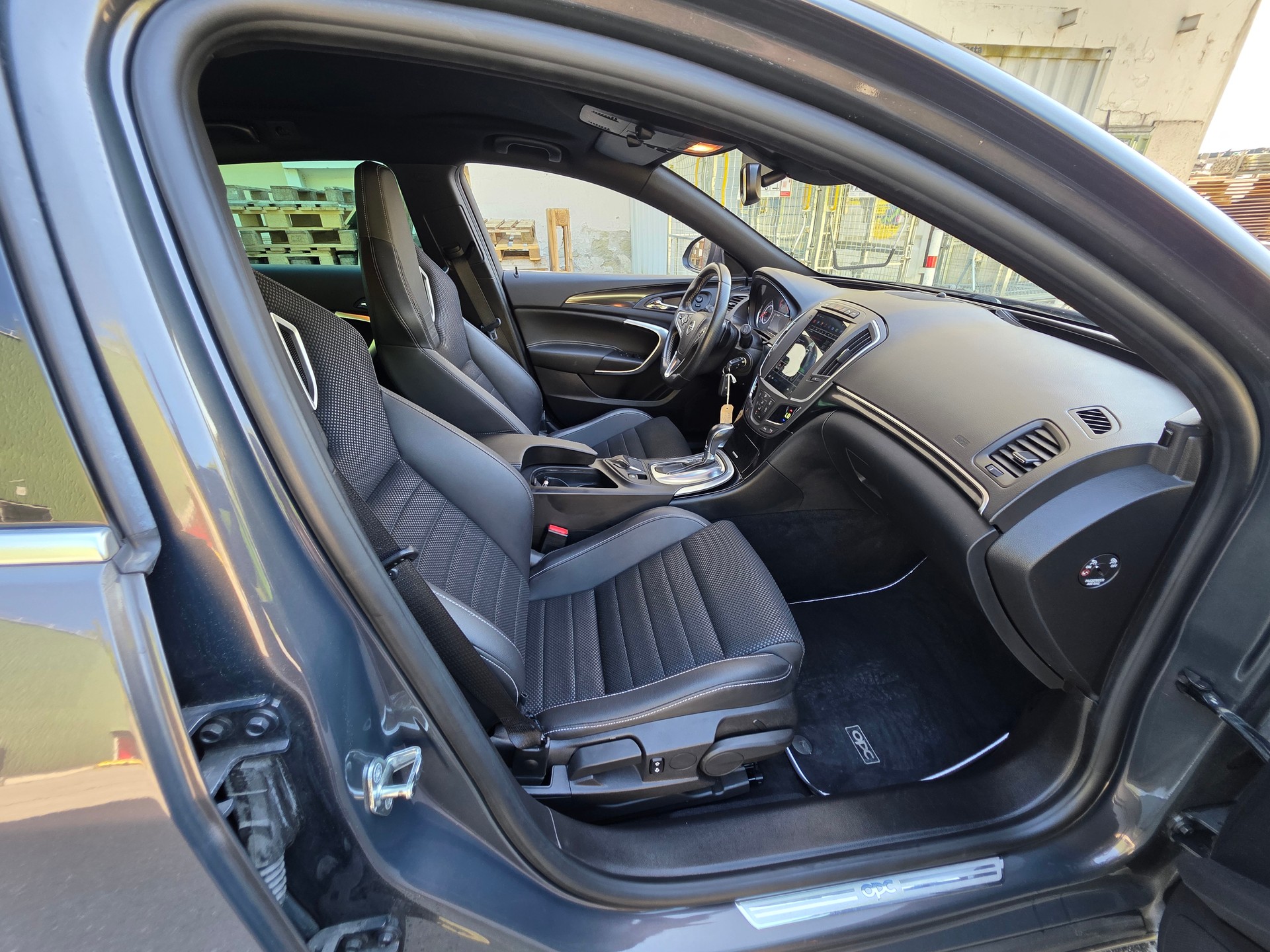 OPEL Insignia Sports Tourer 2.8 Turbo OPC 4WD Automatic-image-24