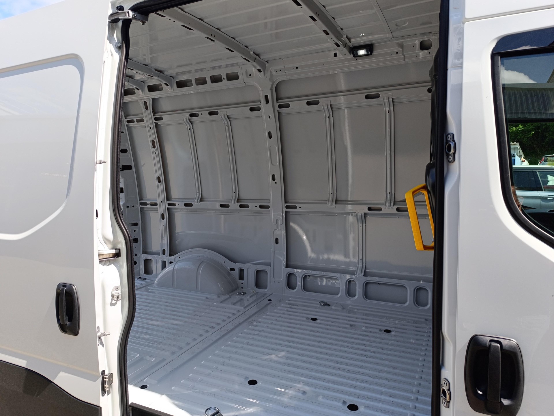 IVECO Daily 35S16BA8 V - 3520-image-11