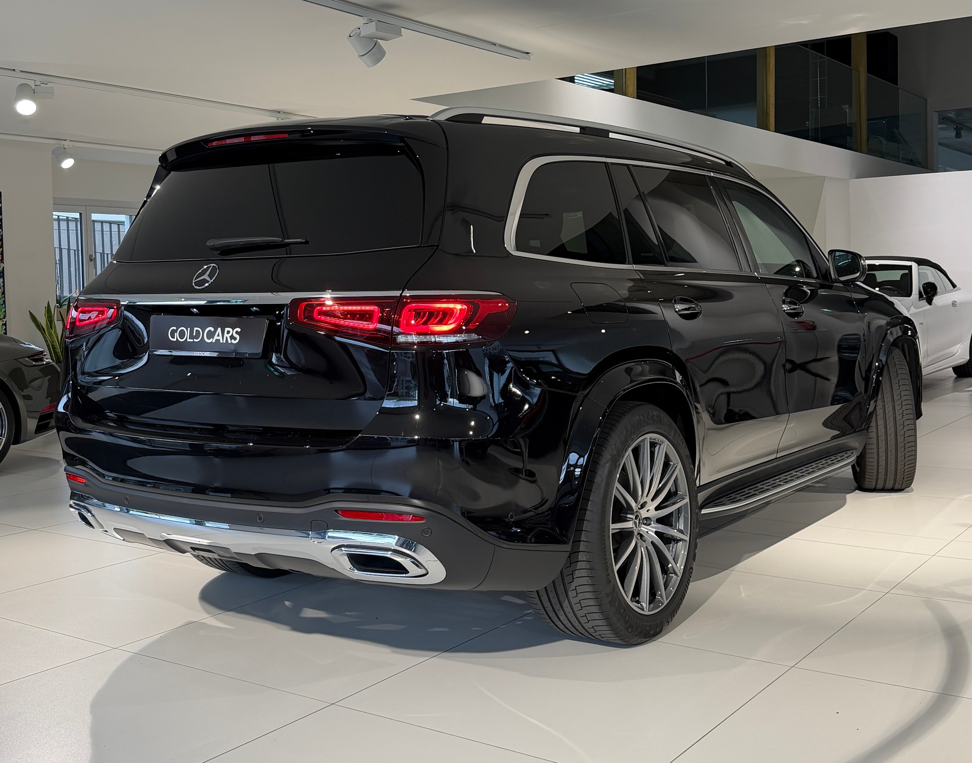 MERCEDES-BENZ GLS 400 d AMG-Line 4Matic 9G-Tronic-image-6