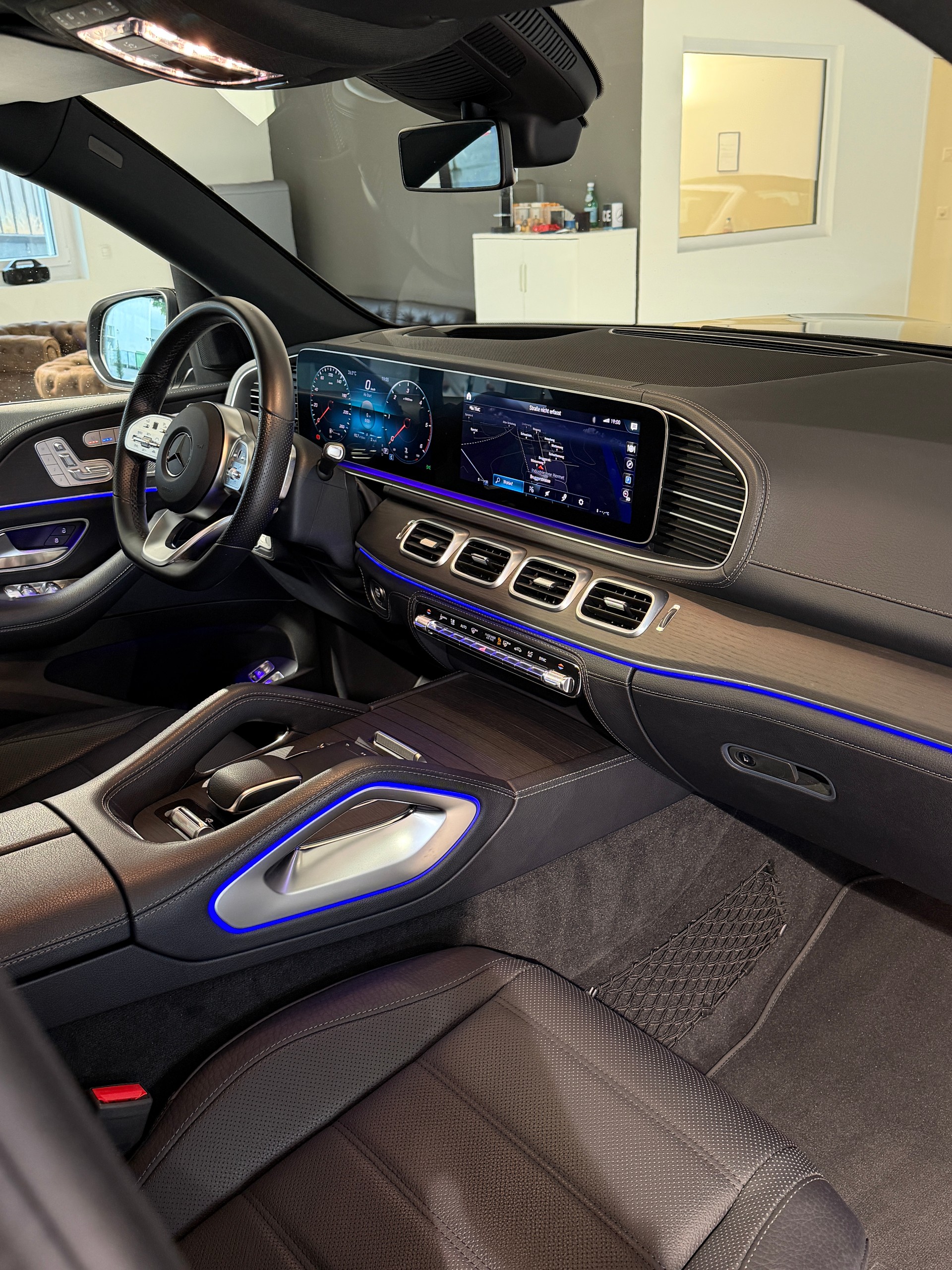 MERCEDES-BENZ GLS 400 d AMG-Line 4Matic 9G-Tronic-image-10