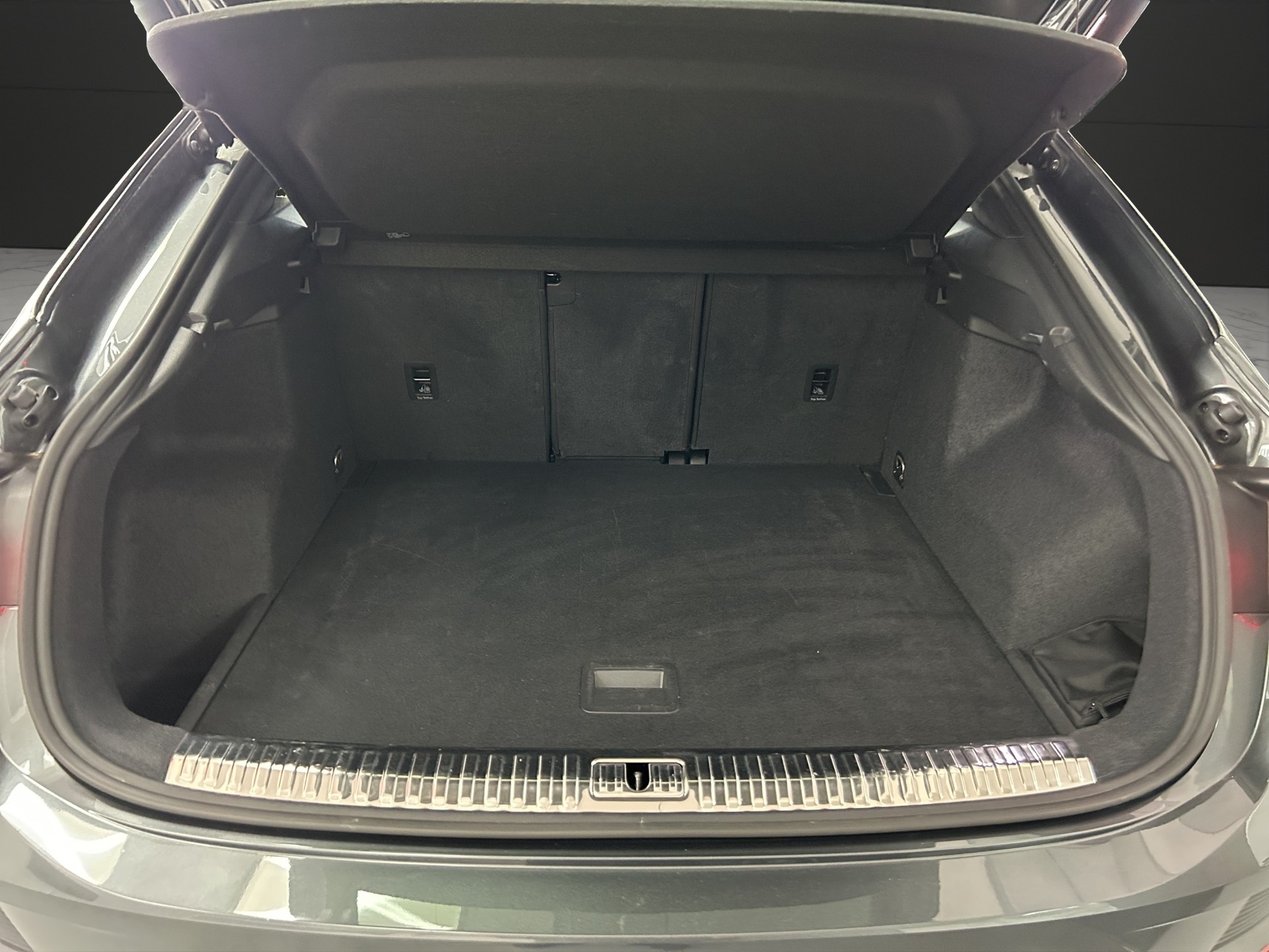 AUDI Q3 Sportback 40 TFSI S line quattro S-tronic-image-11