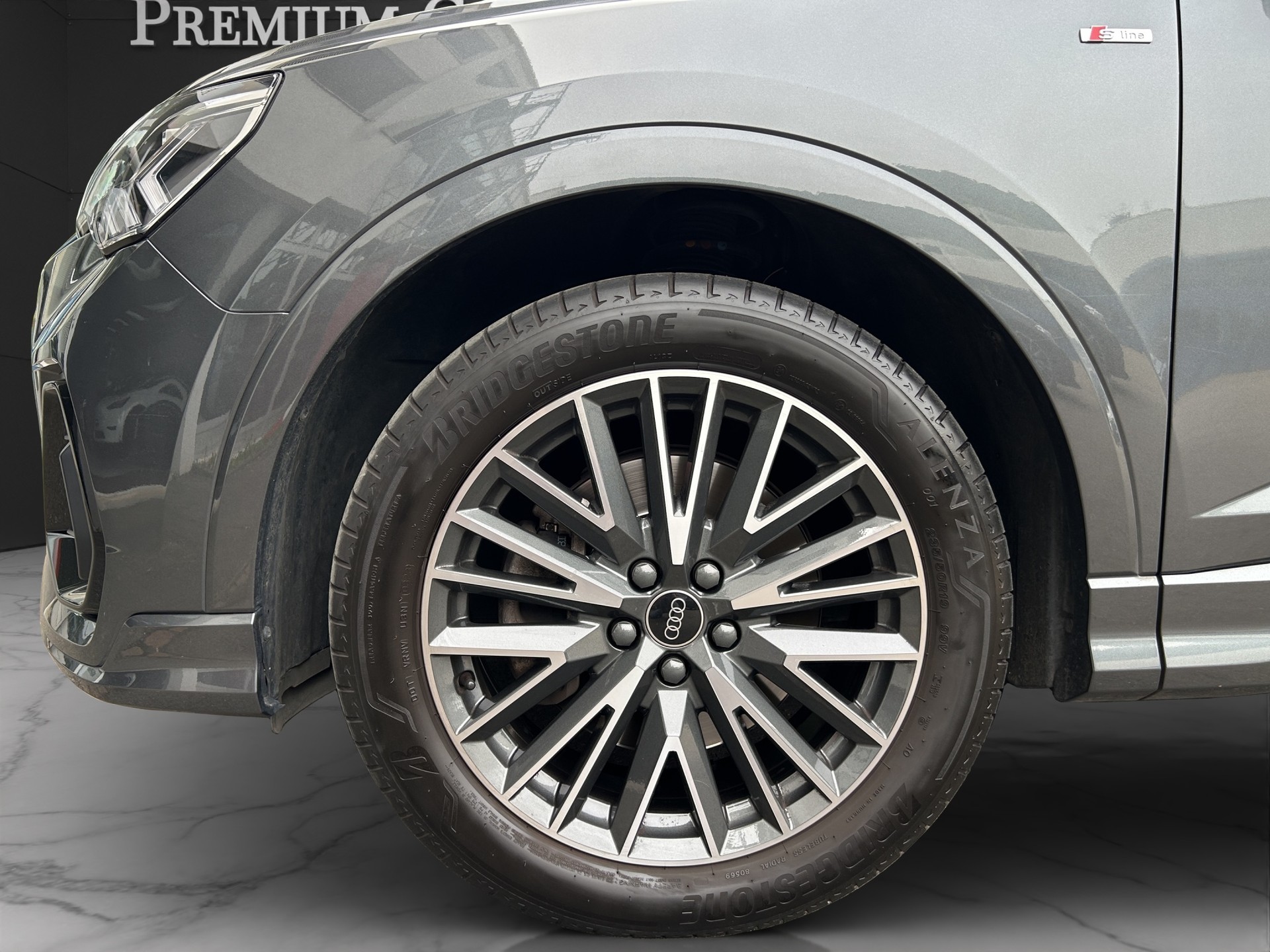 AUDI Q3 Sportback 40 TFSI S line quattro S-tronic-image-12